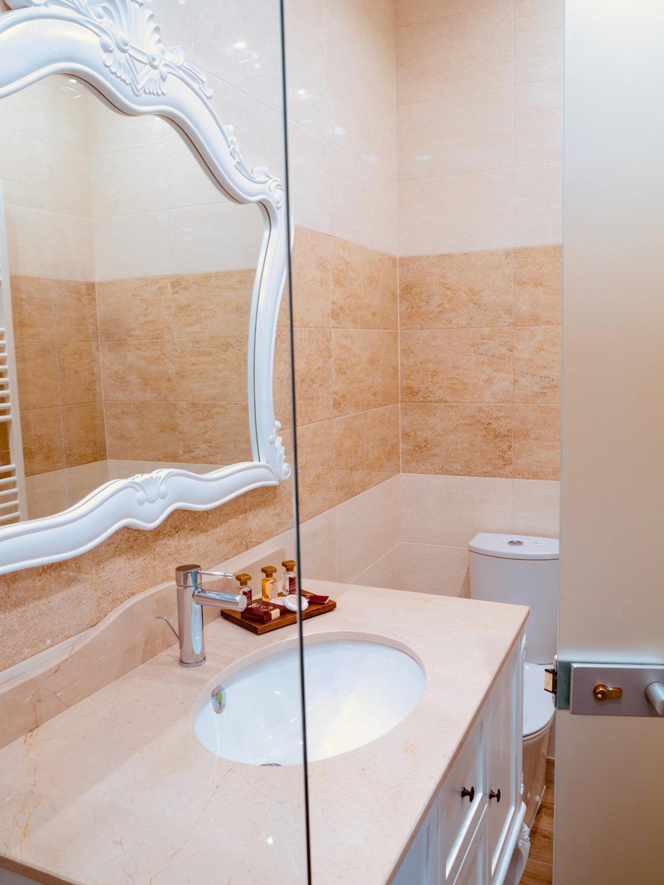 ATLAS HOUSE Luxury Suites