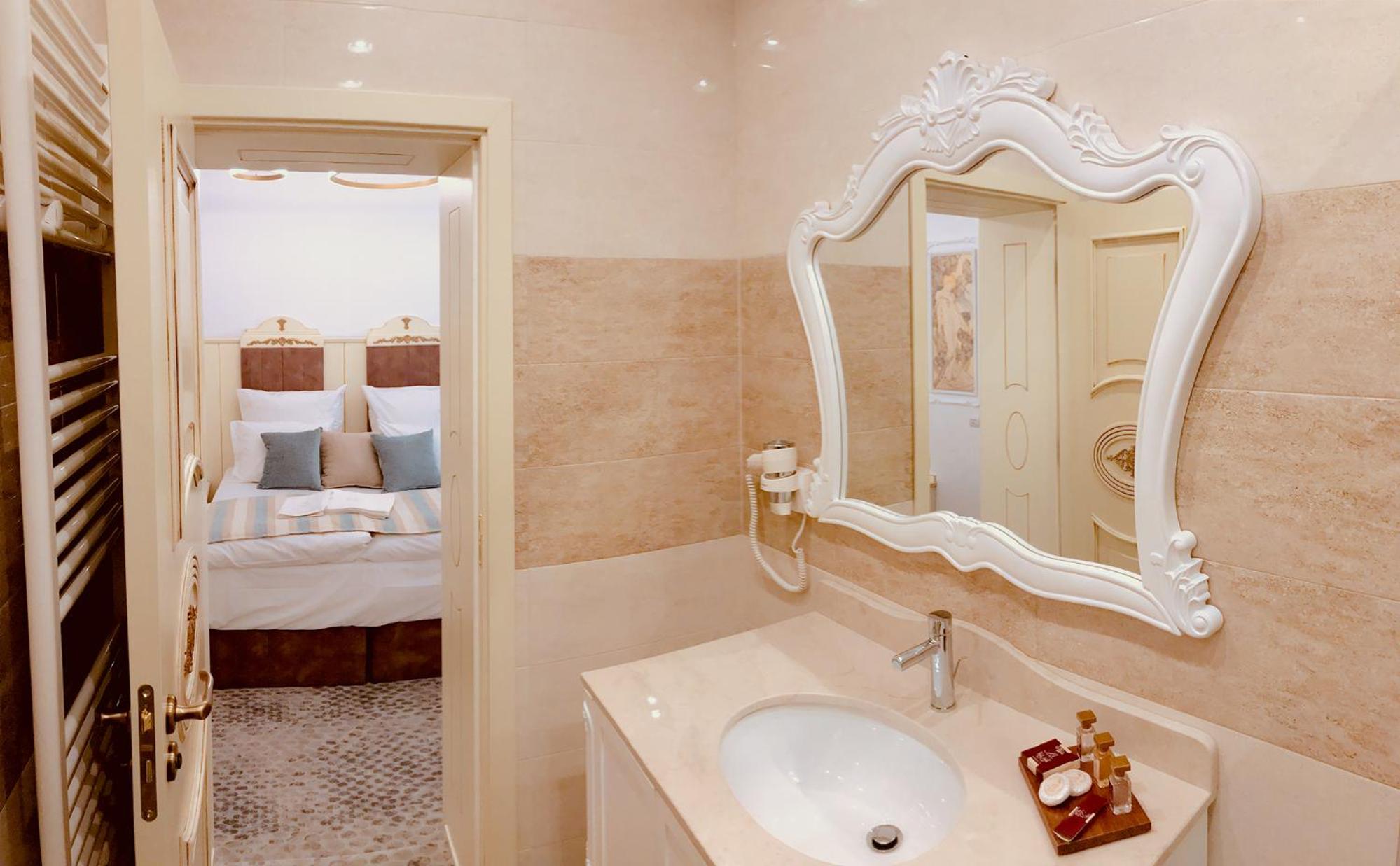 ATLAS HOUSE Luxury Suites