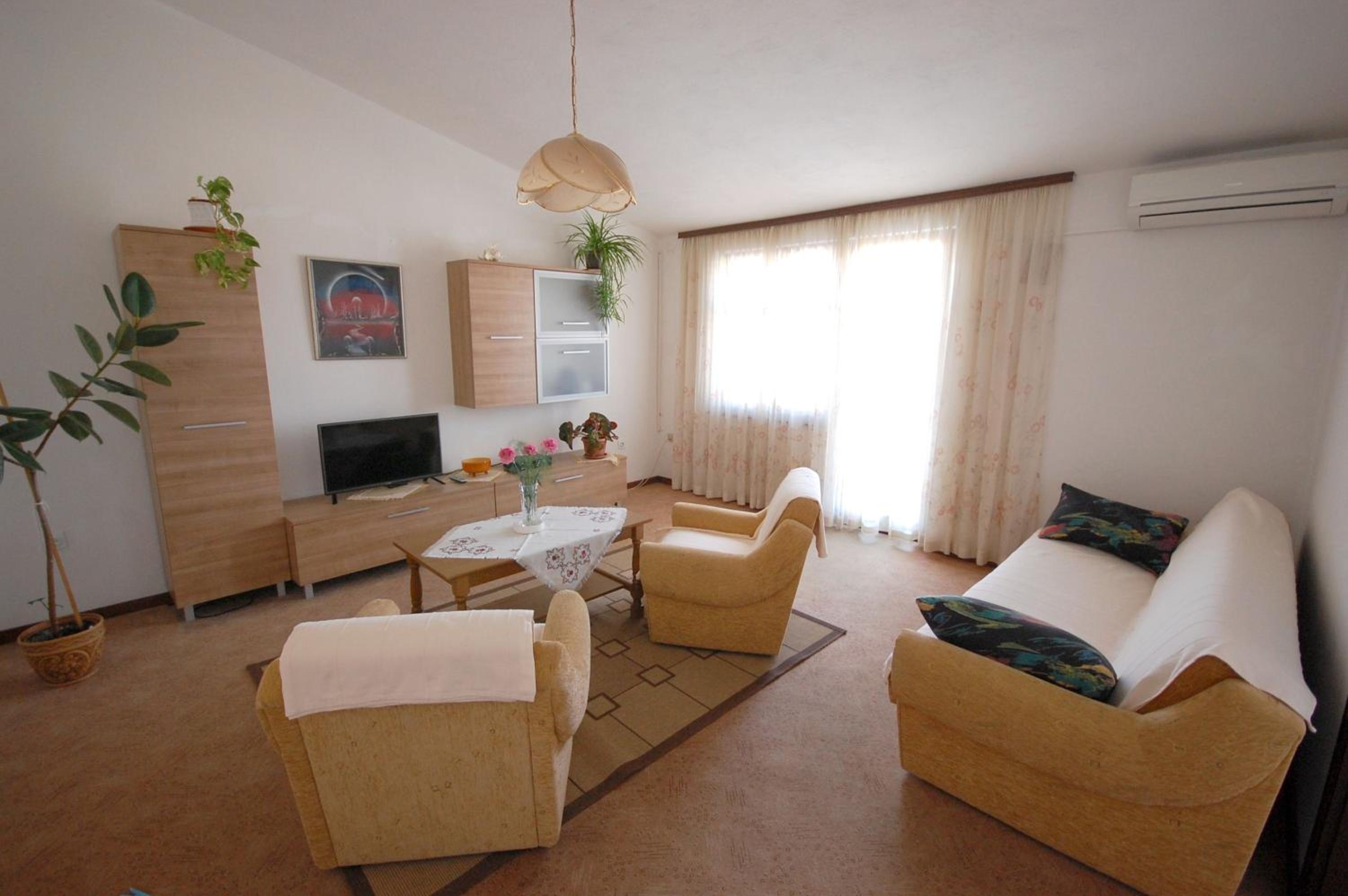 Apartment Mica by El-Pi Tours view 3