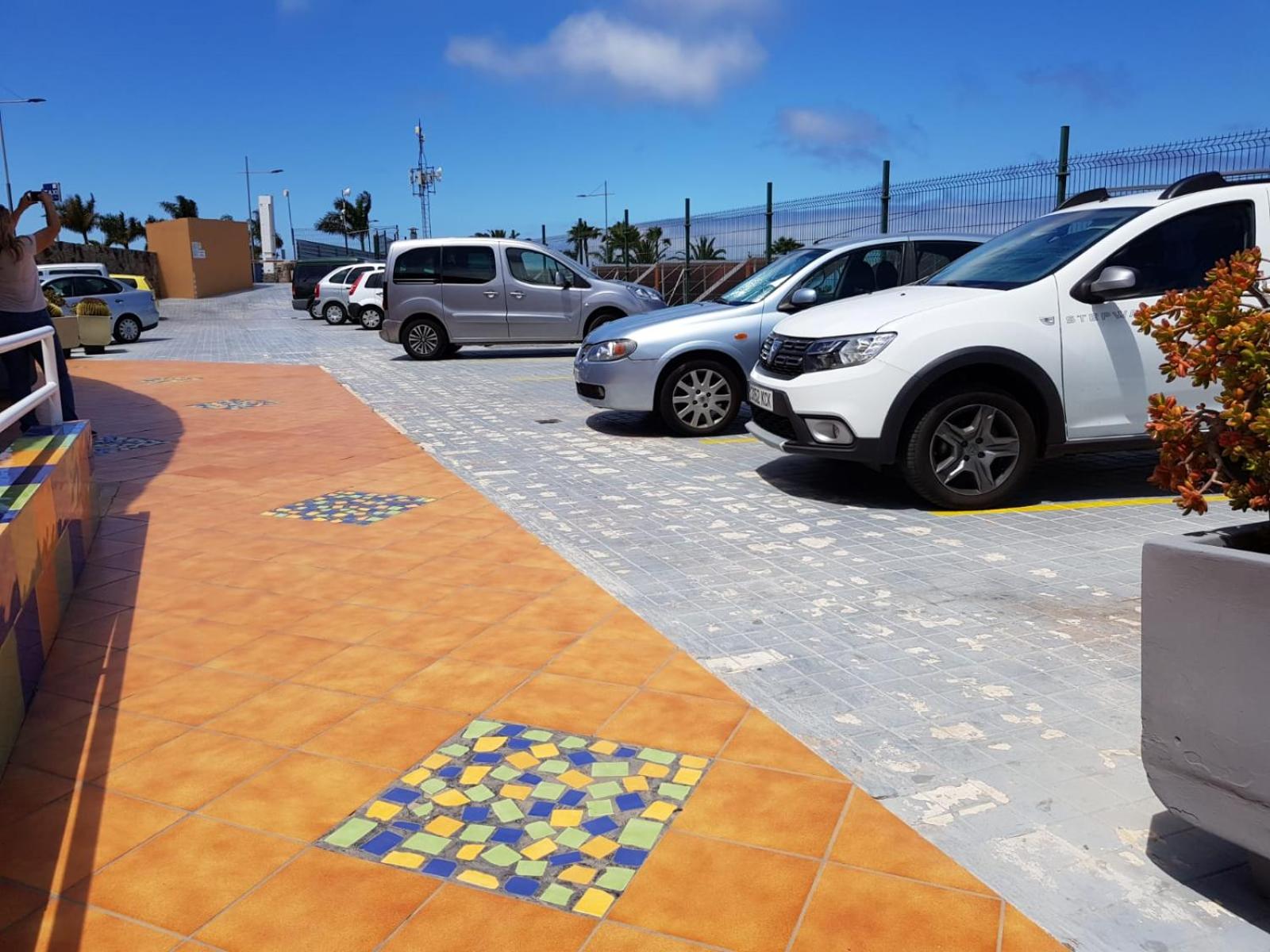 APT with terrace facing Amadores beach view 2