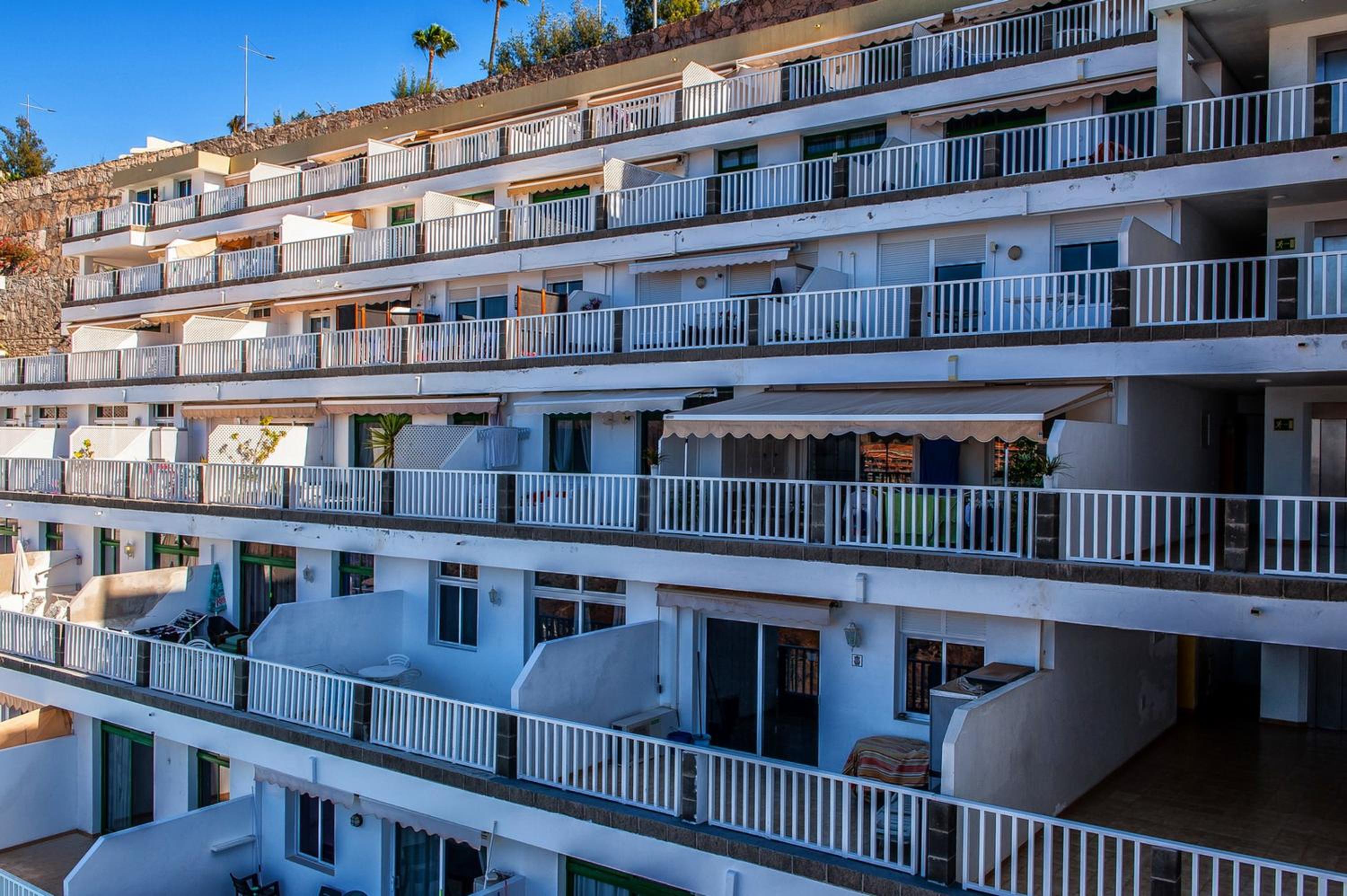 APT with terrace facing Amadores beach view 4