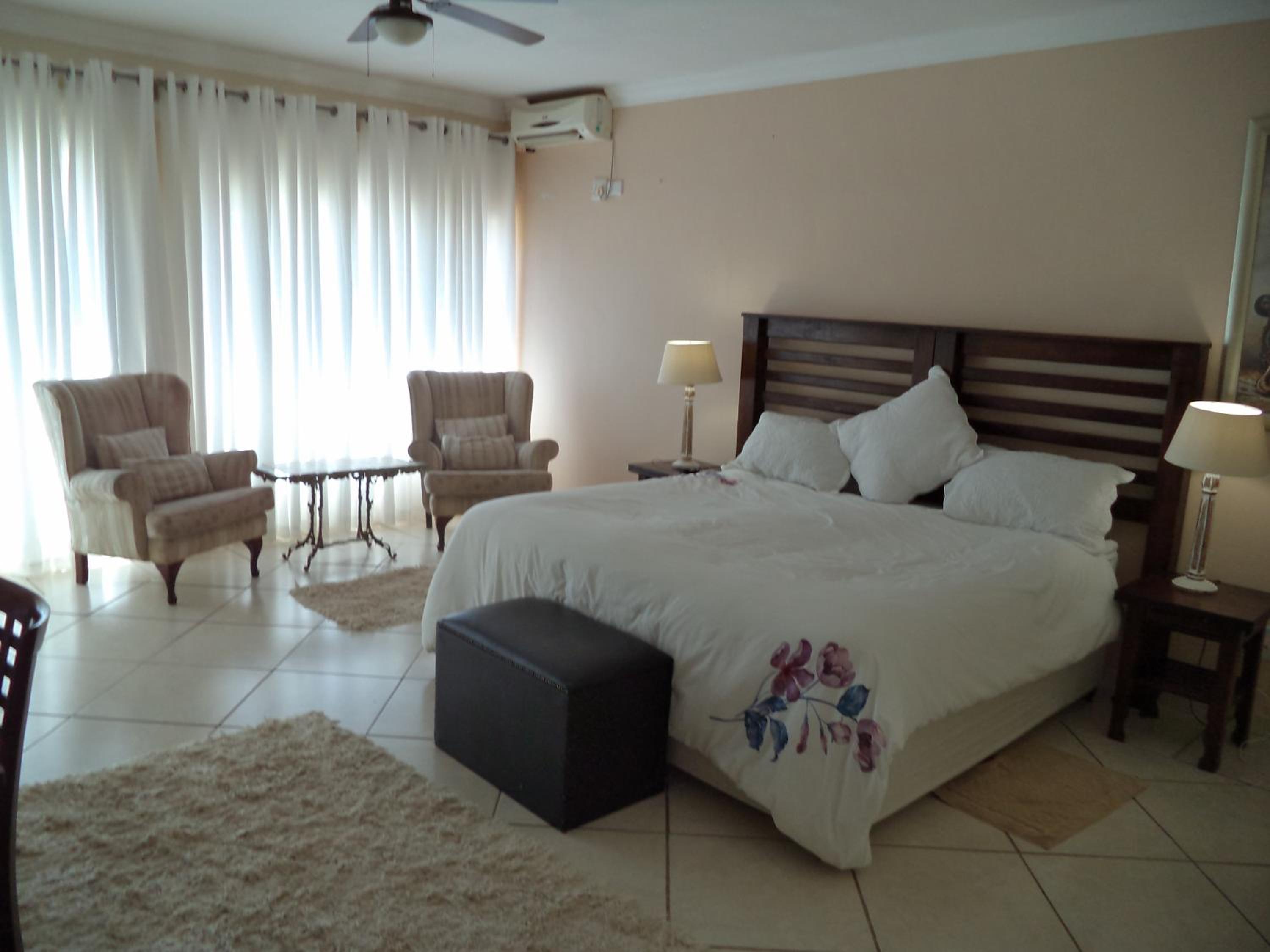 Heatherdale Guesthouse & Shuttle Services