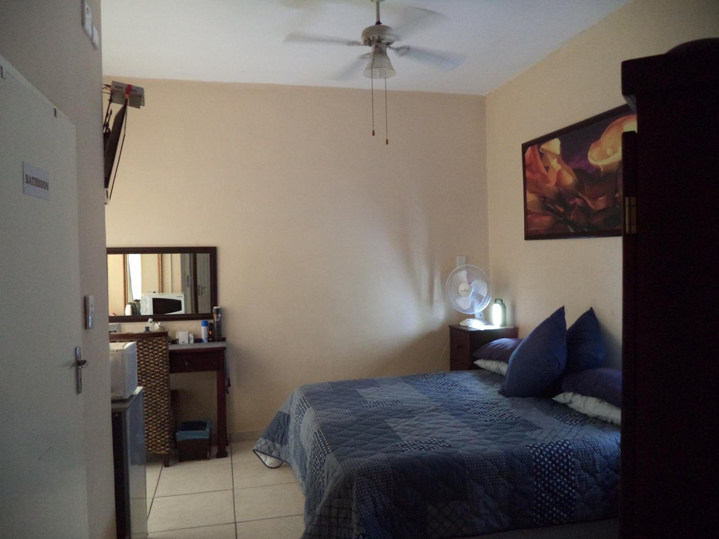 Heatherdale Guesthouse & Shuttle Services