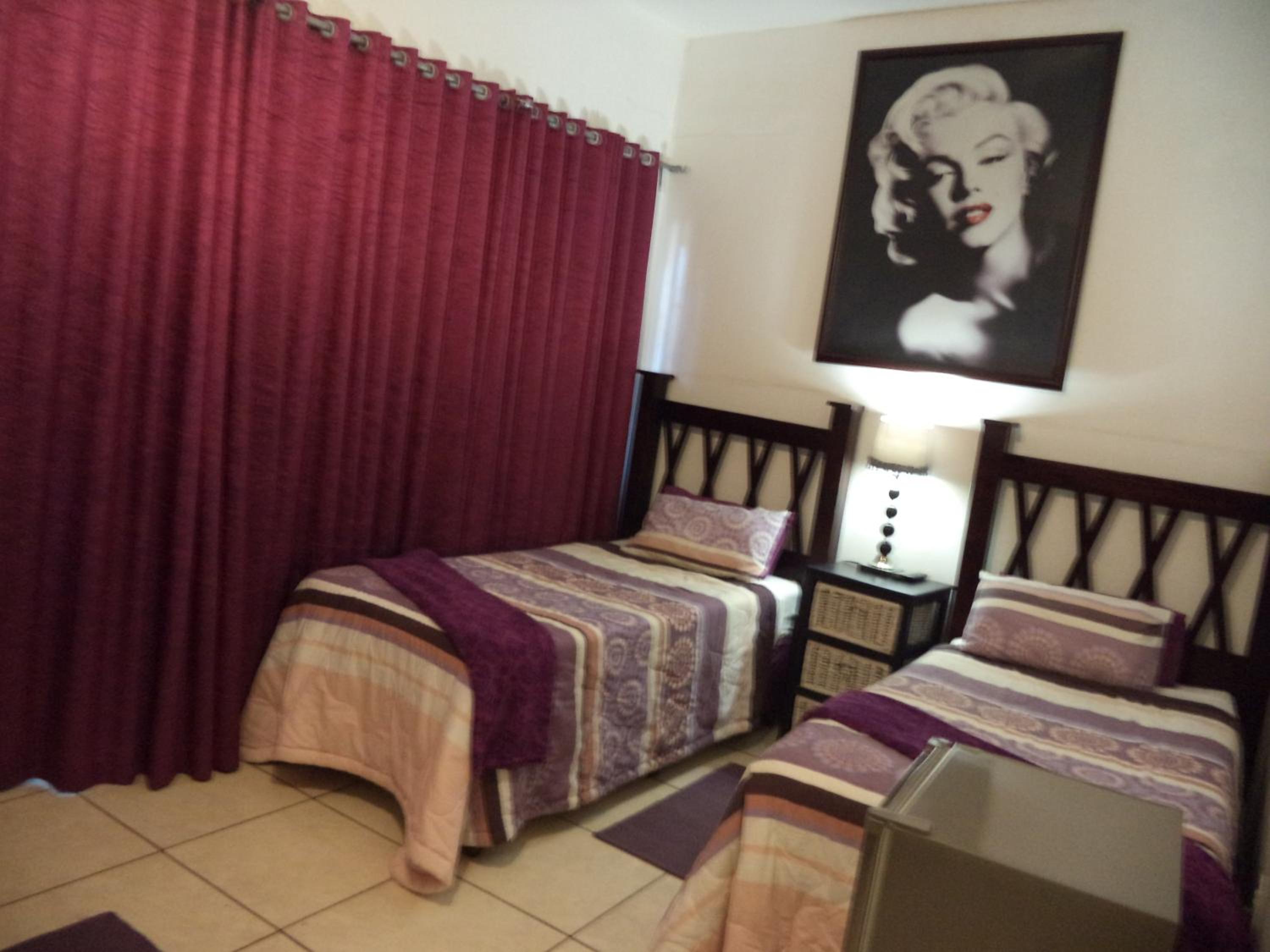 Heatherdale Guesthouse & Shuttle Services