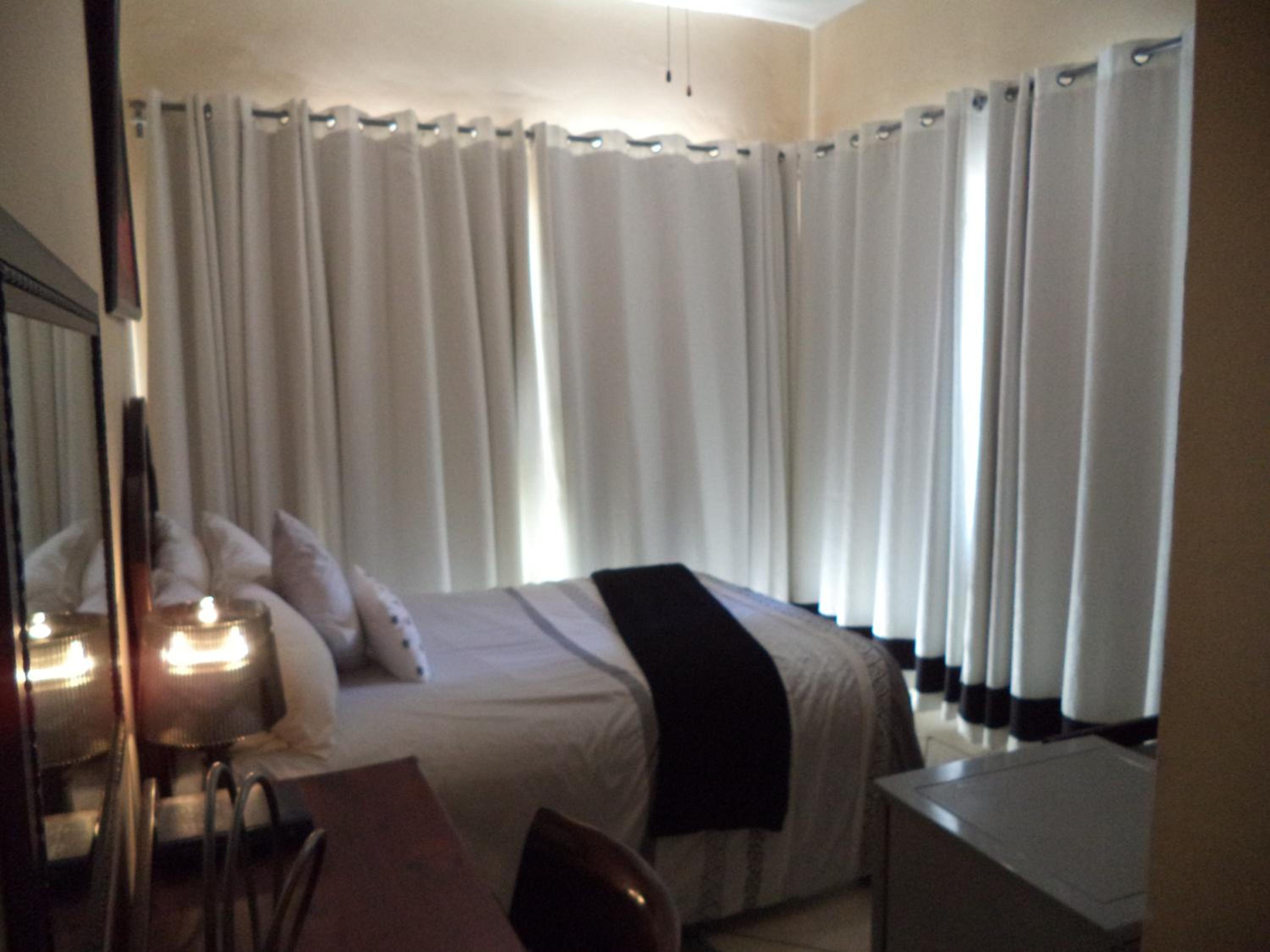 Heatherdale Guesthouse & Shuttle Services
