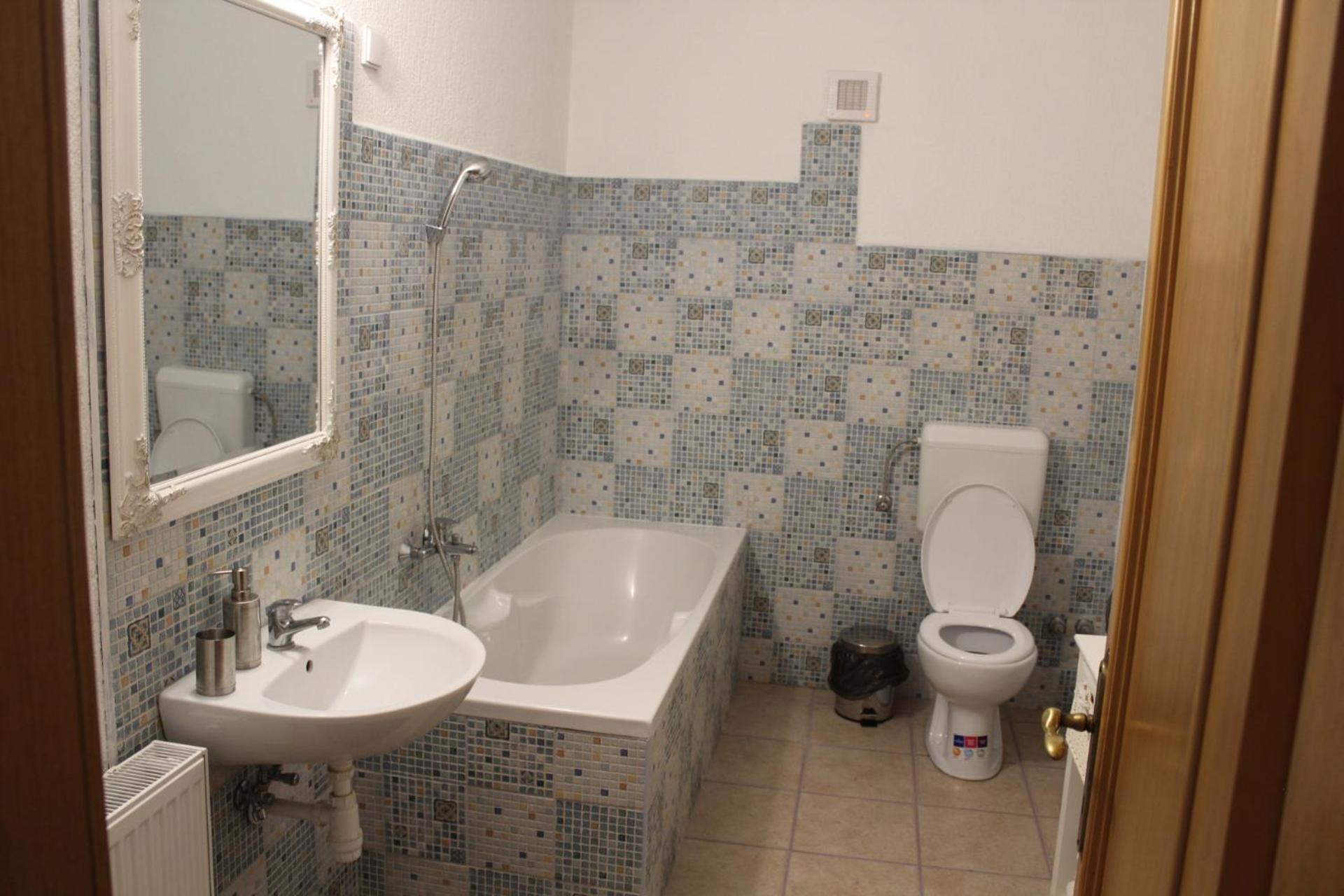 Photo 49