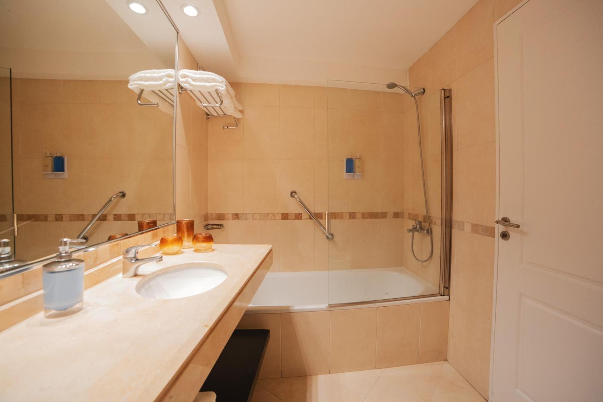 ARC Callao Studios & Suites