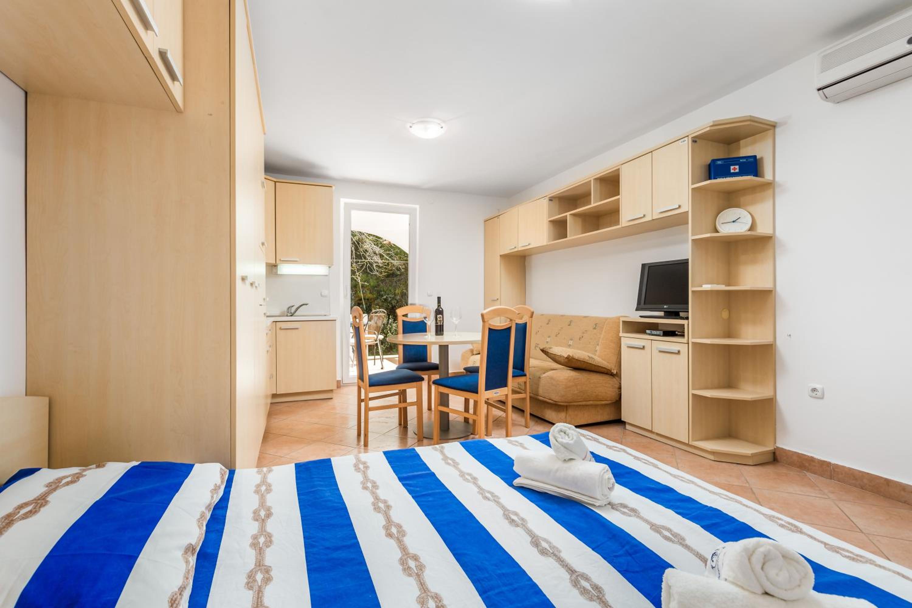 Apartments in pinewood near the sea view 3