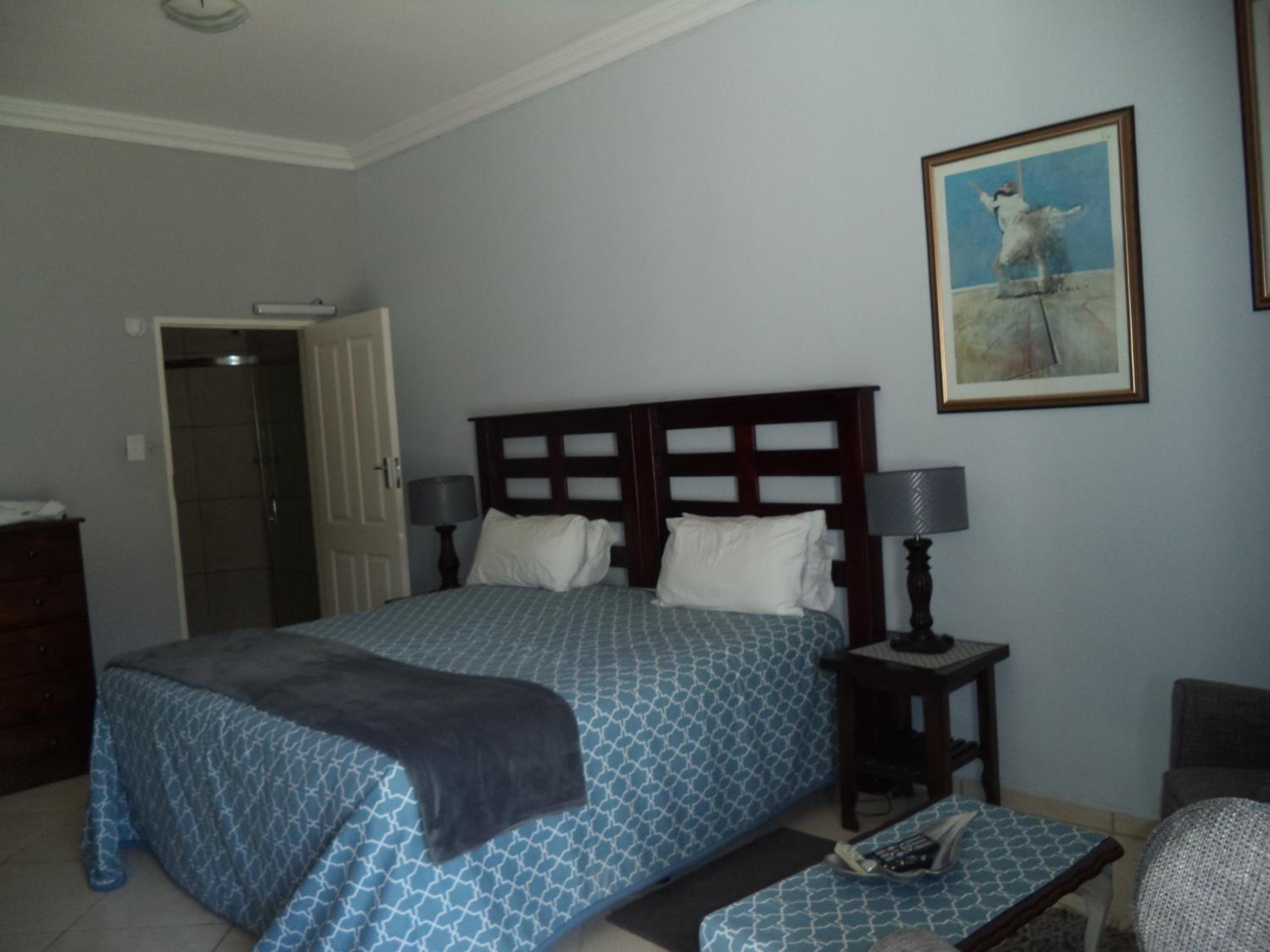 Heatherdale Guesthouse & Shuttle Services