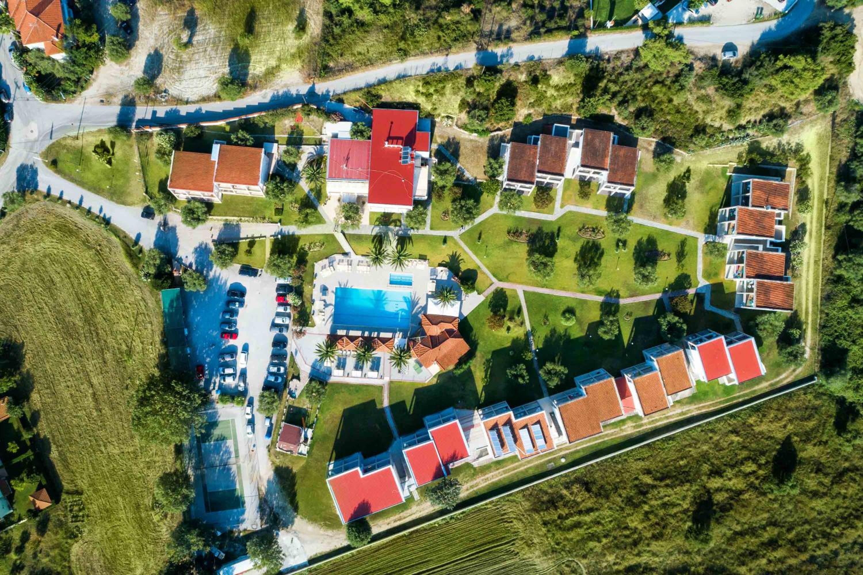 Hotel Iris Hotel - Image 1