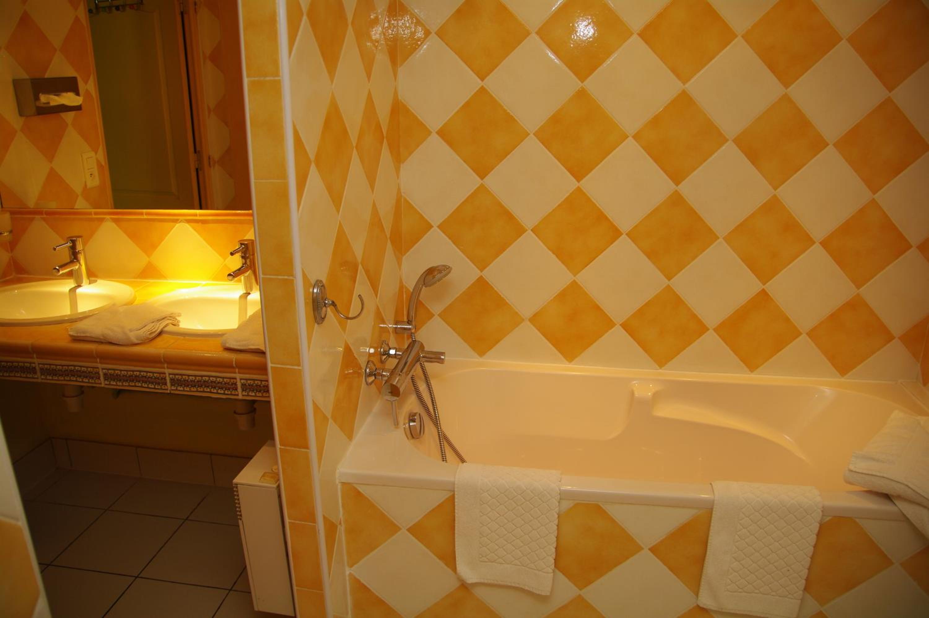 Photo 47