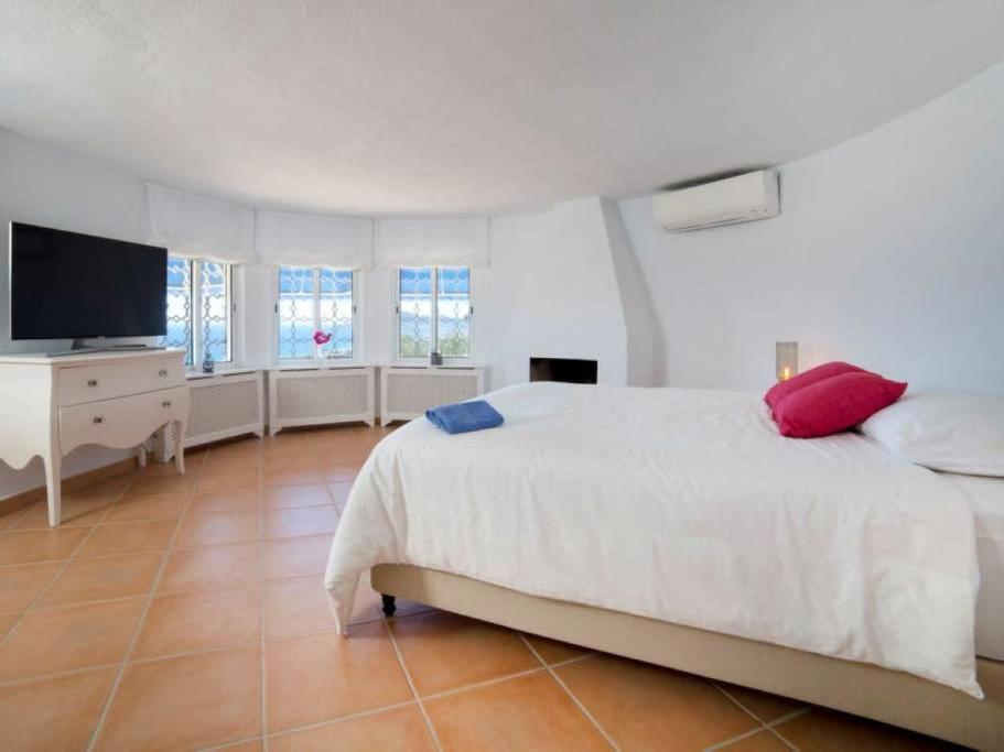 Villa BLANCA view 3