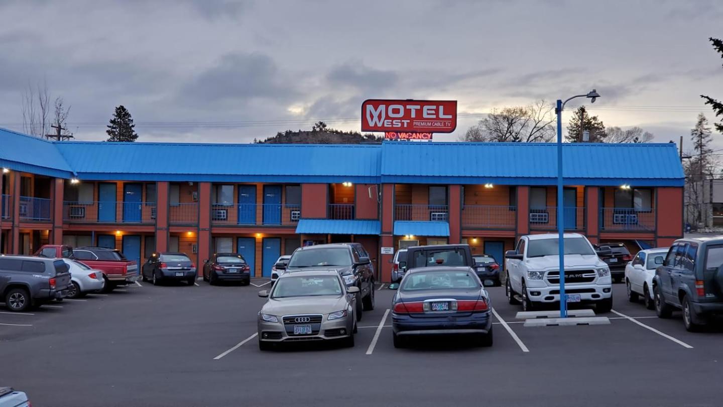 Hotel Motel West - Image 1