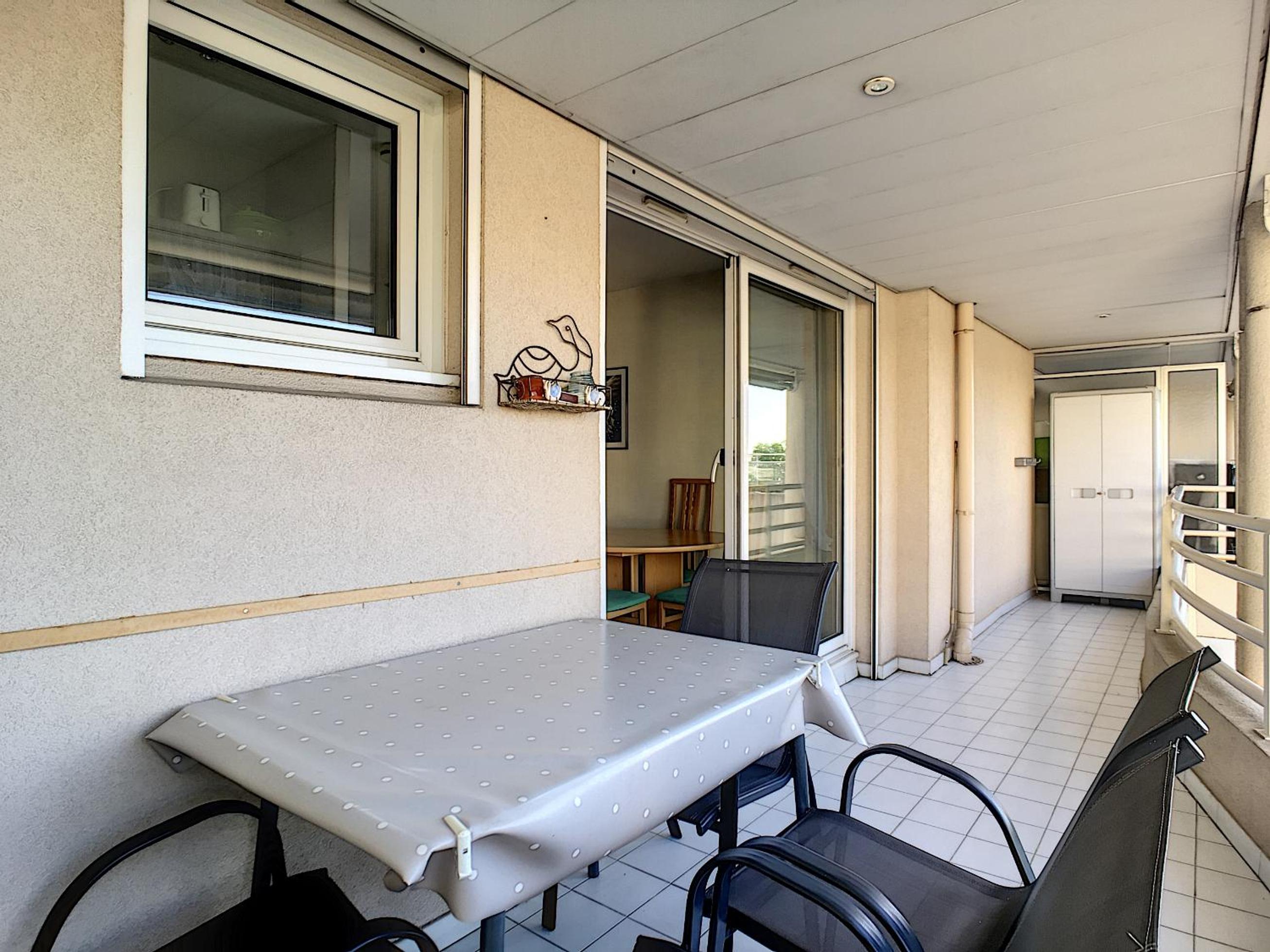 Cozy Apartment sea view Air Cond view 4