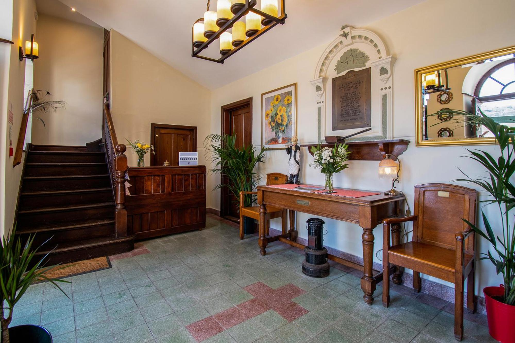 Hotel Gwynfryn - Image 1