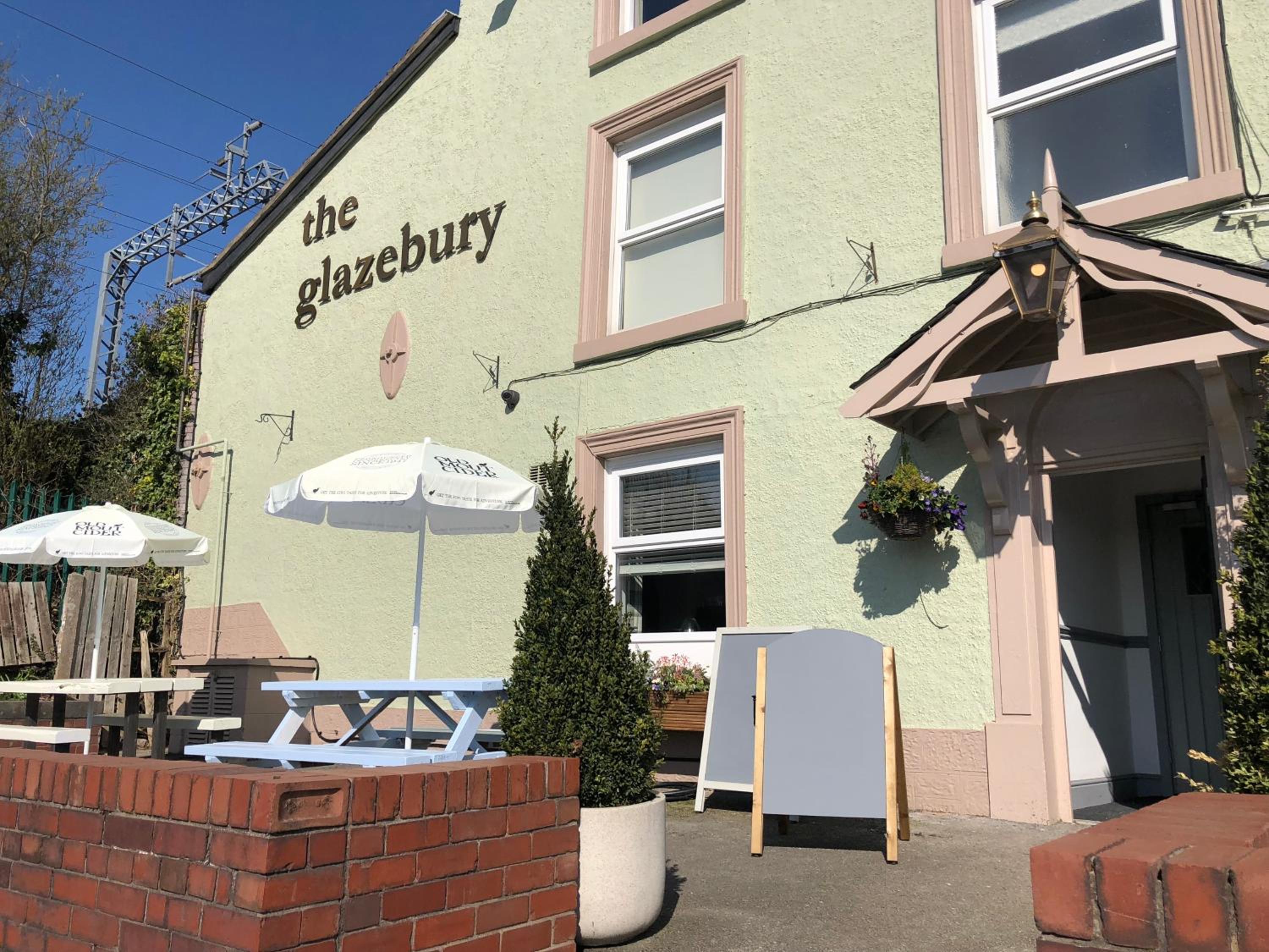 The Glazebury bar and restaurant with accommodation