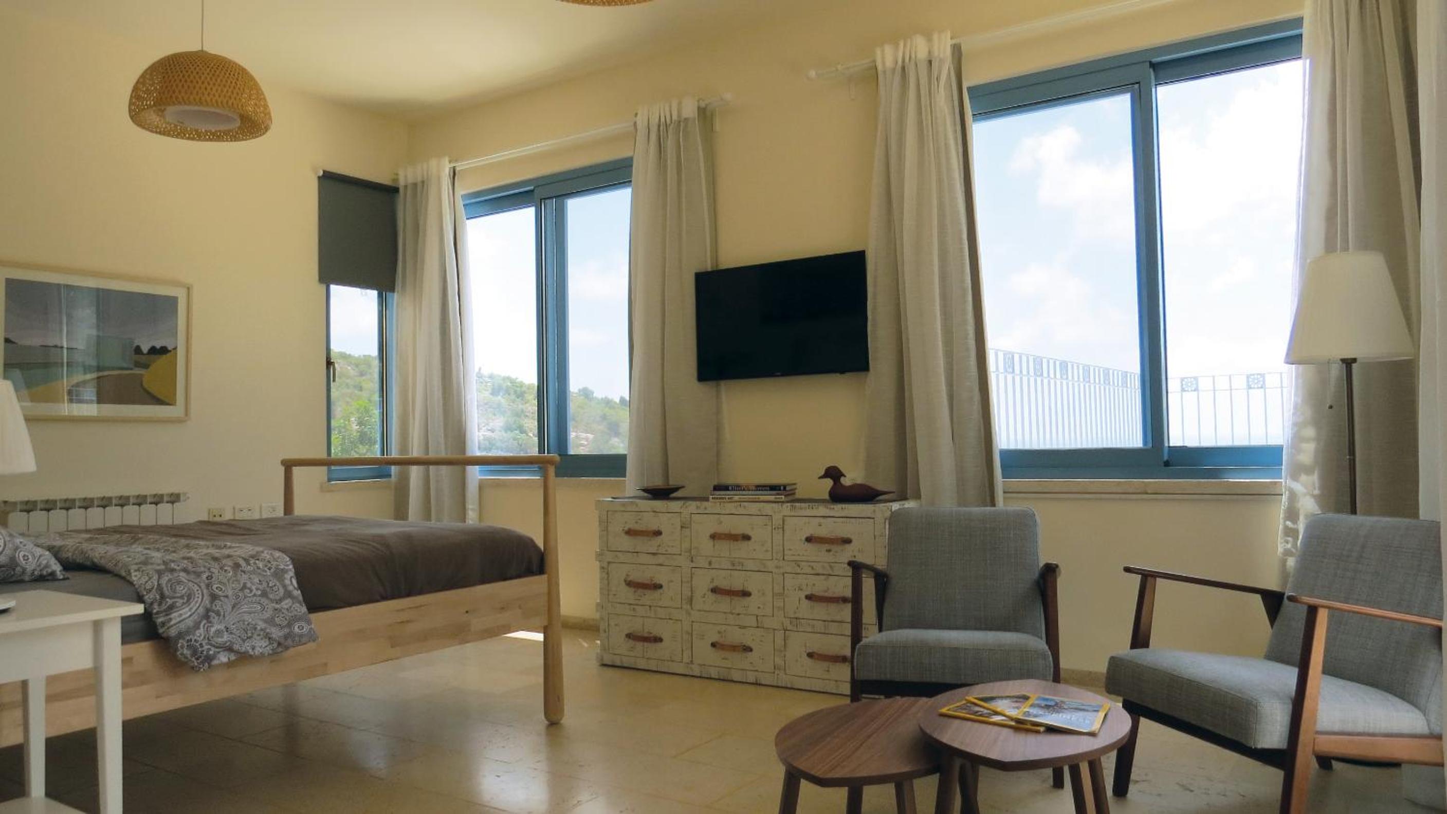 ARTSEA Studio Apartment with sea view view 4