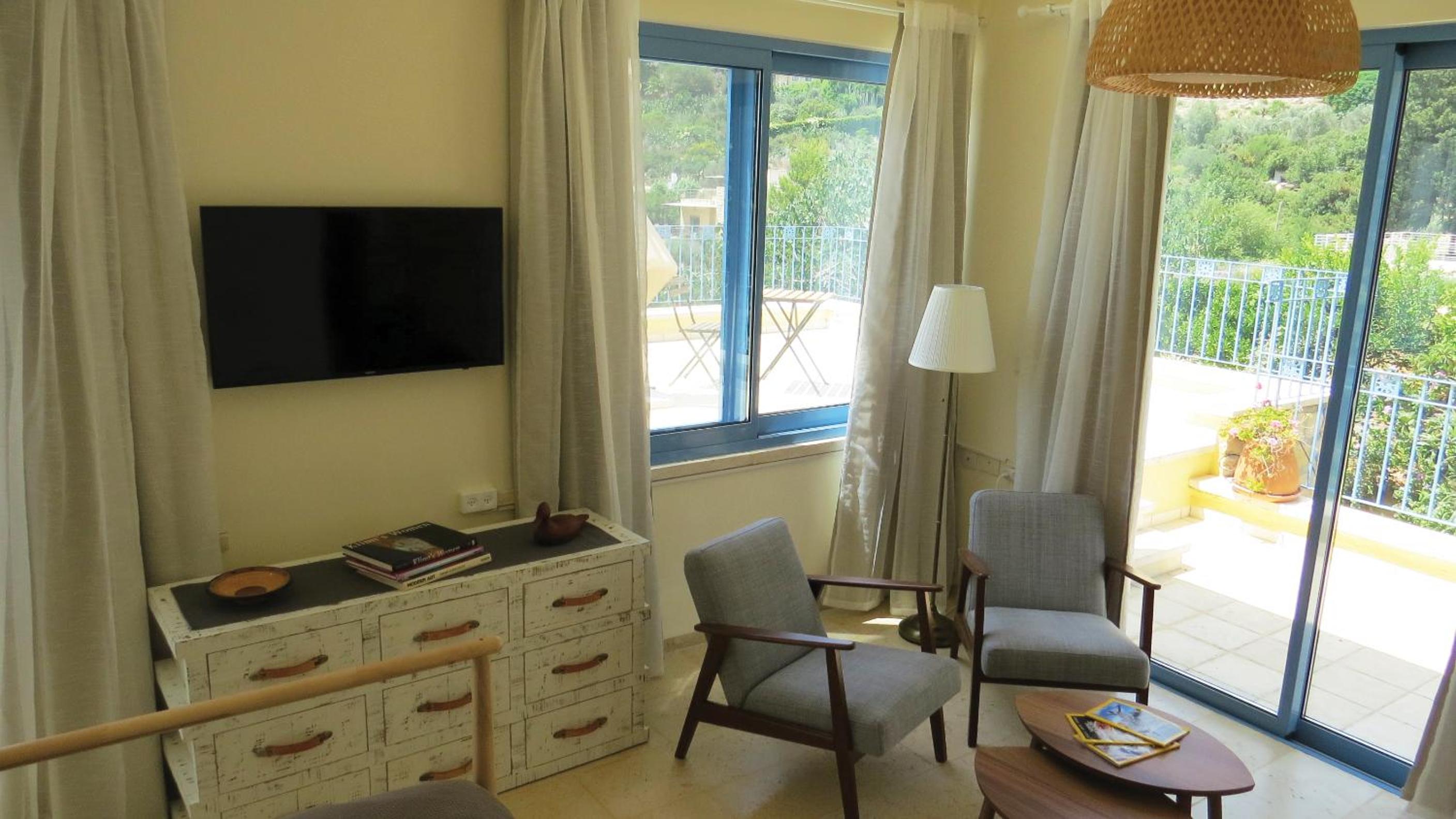 ARTSEA Studio Apartment with sea view view 3