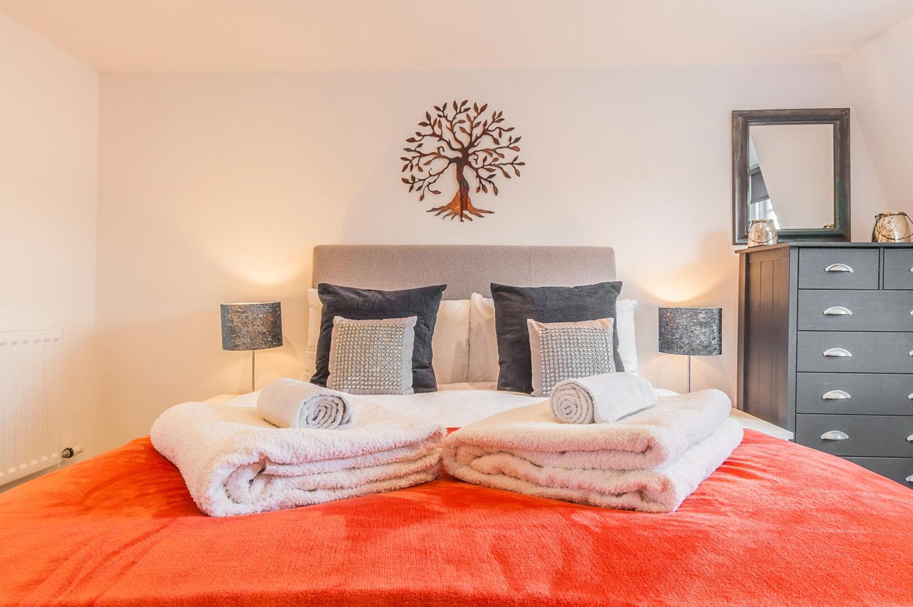 Pure B - Exceptional views of Tamar & Royal William Yard with Free Parking & Wifi view 4