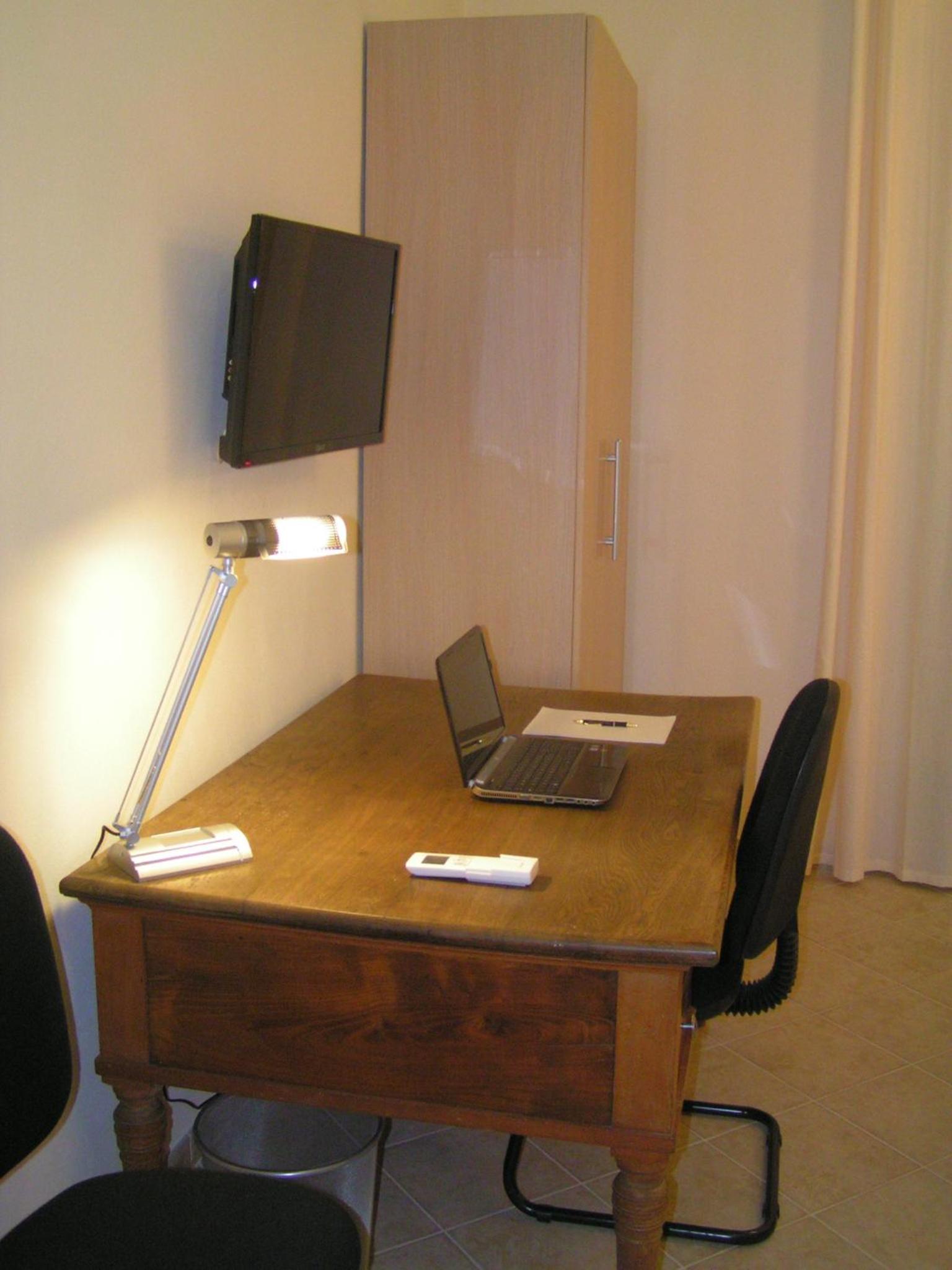 Photo 10