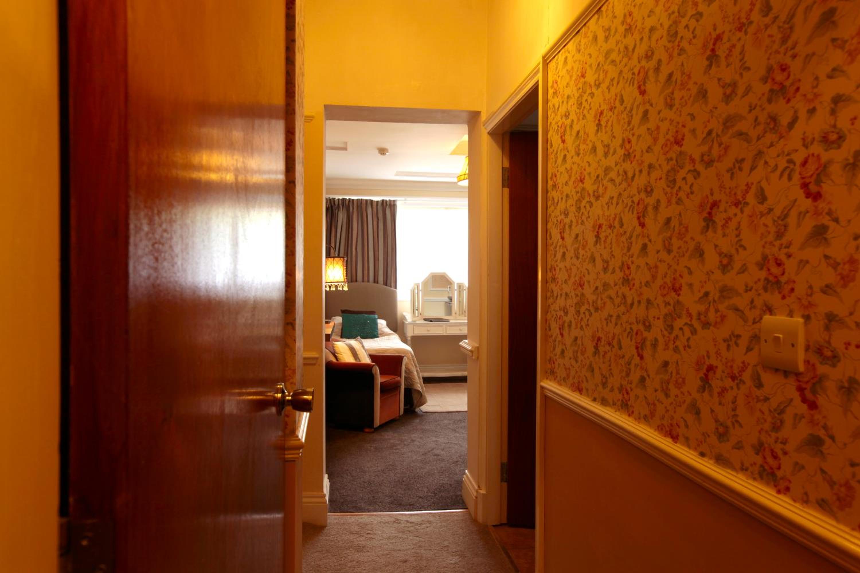Acorn Guest House in Hull
