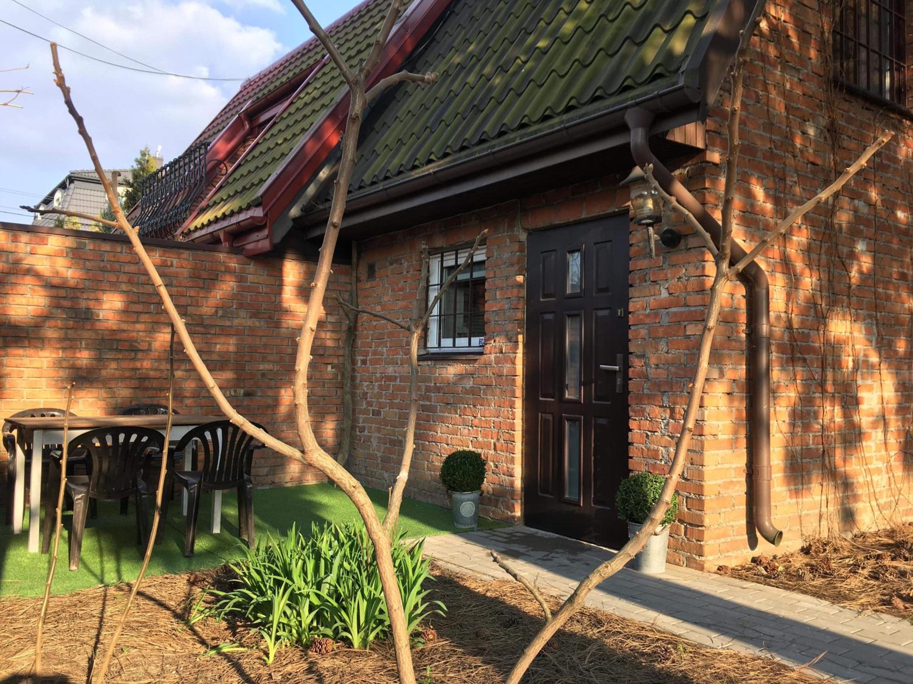 BIG CALM APART HOTEL 15min WARSAW 6pers WiFi Fireplace Garden Grill view 3
