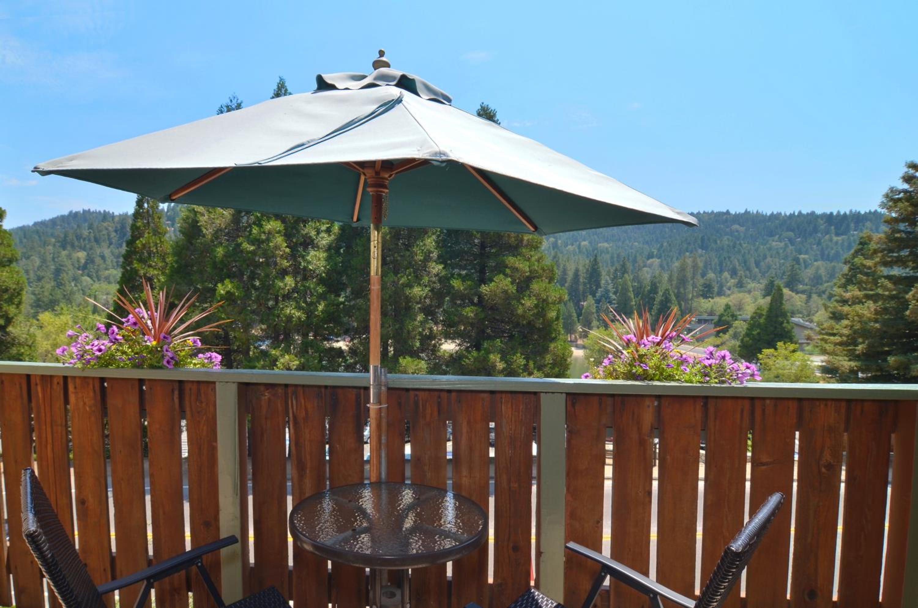 The North Shore Inn