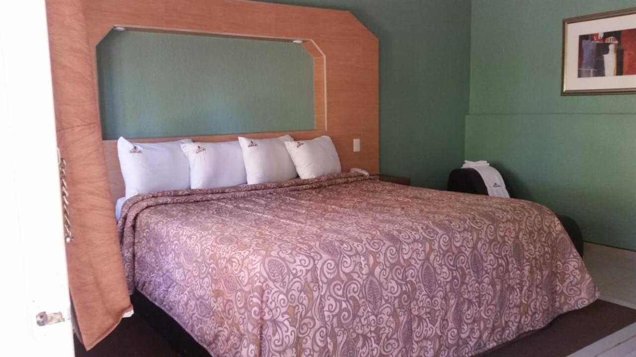 Ensenada Vacations - HOTEL AZTECA INN - Property Image 25