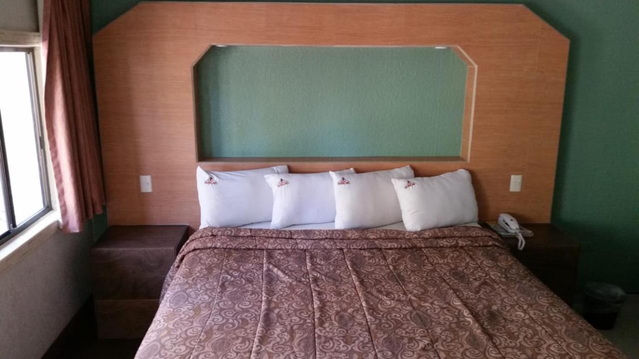 Ensenada Vacations - HOTEL AZTECA INN - Property Image 27