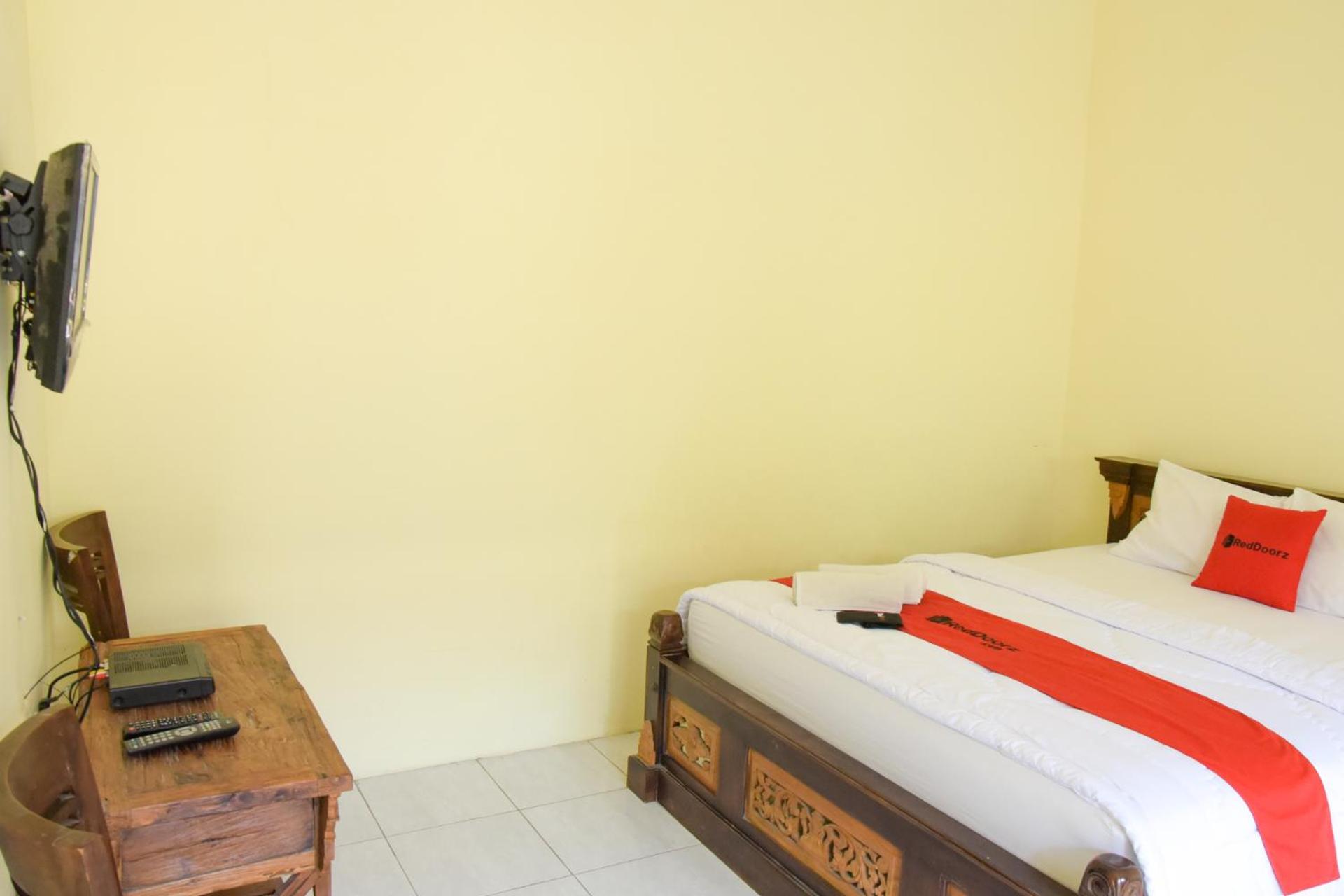 RedDoorz Syariah near Balai Kota Probolinggo 2