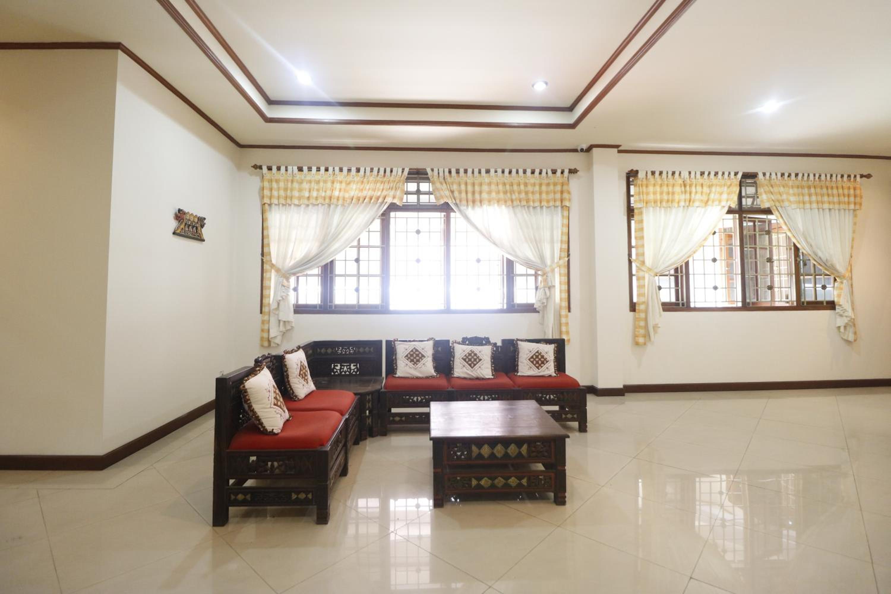 RedDoorz Syariah near Gelora Delta Sidoarjo, Sidoarjo - 11