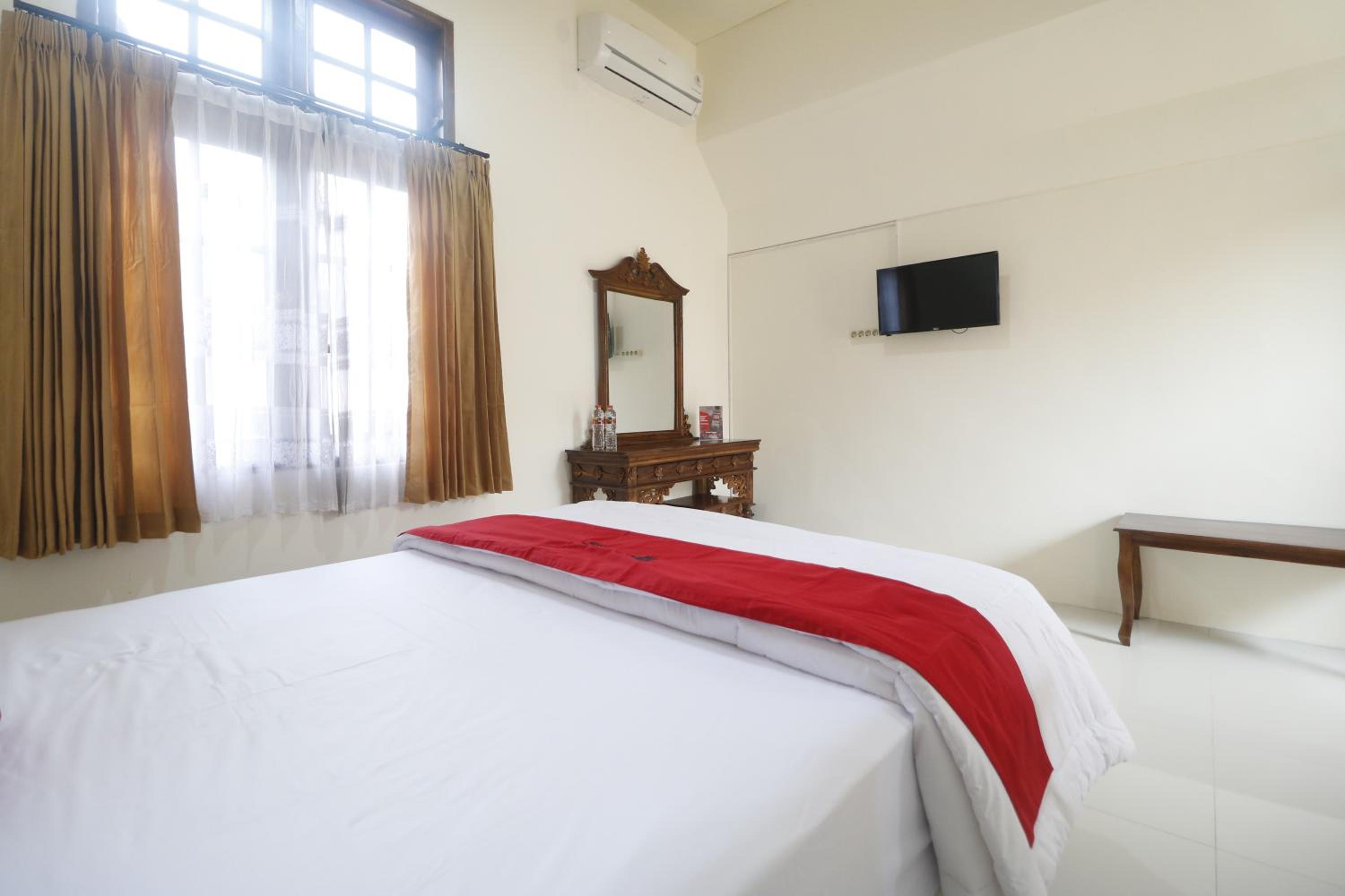 RedDoorz Syariah near Gelora Delta Sidoarjo