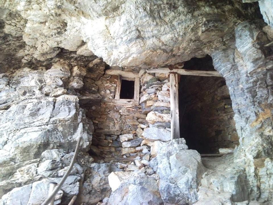 Dimosthenis Karastamatis Rooms
