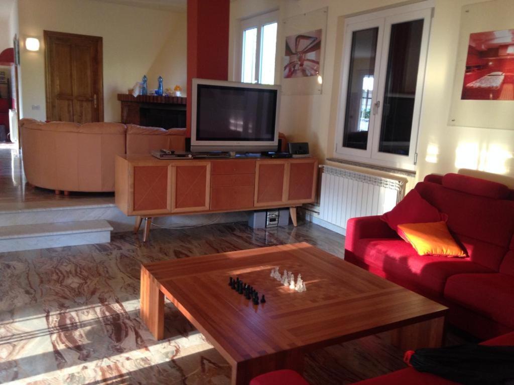 Photo 12