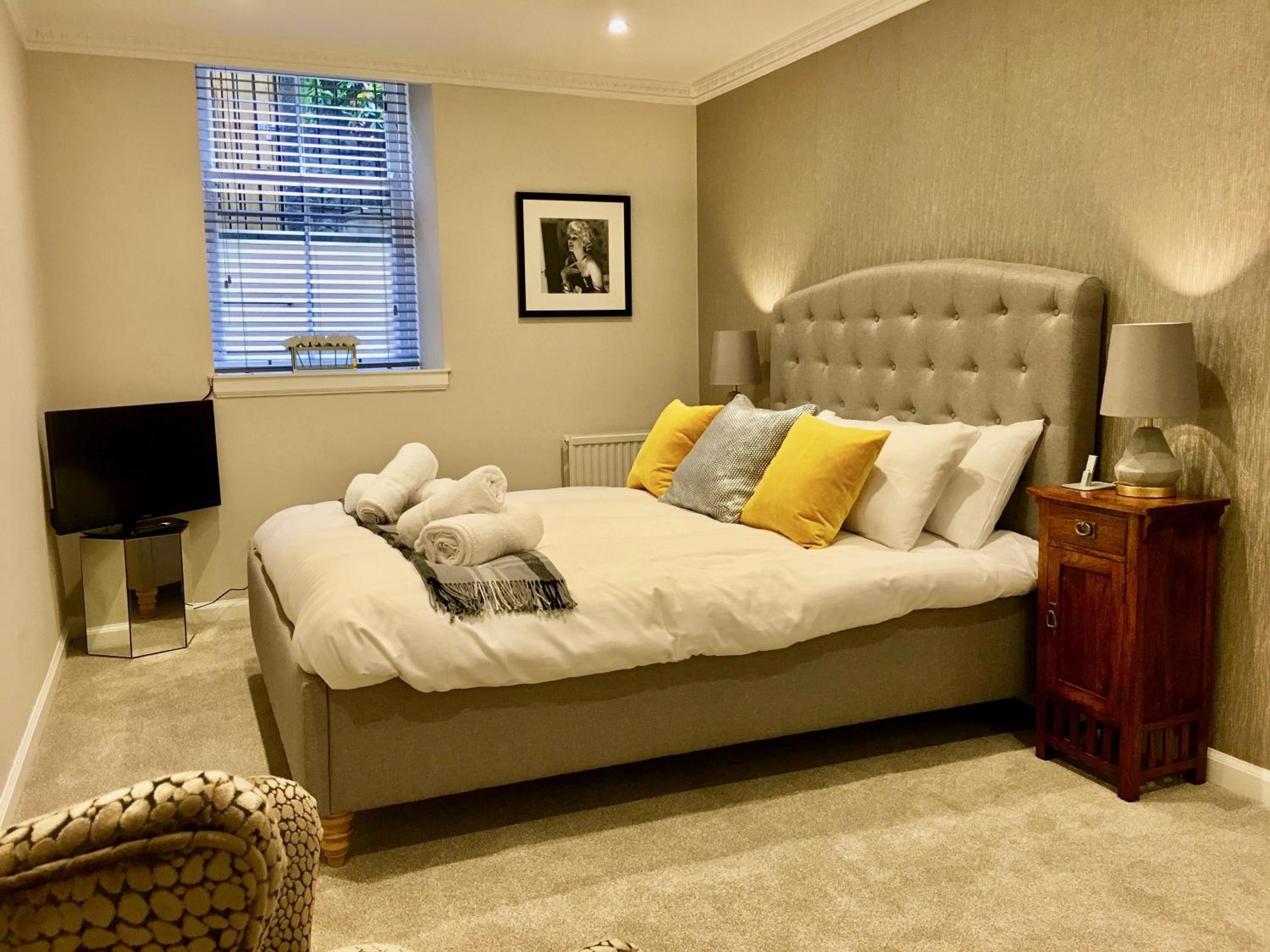 Escape to Edinburgh @ Abercromby Place view 2
