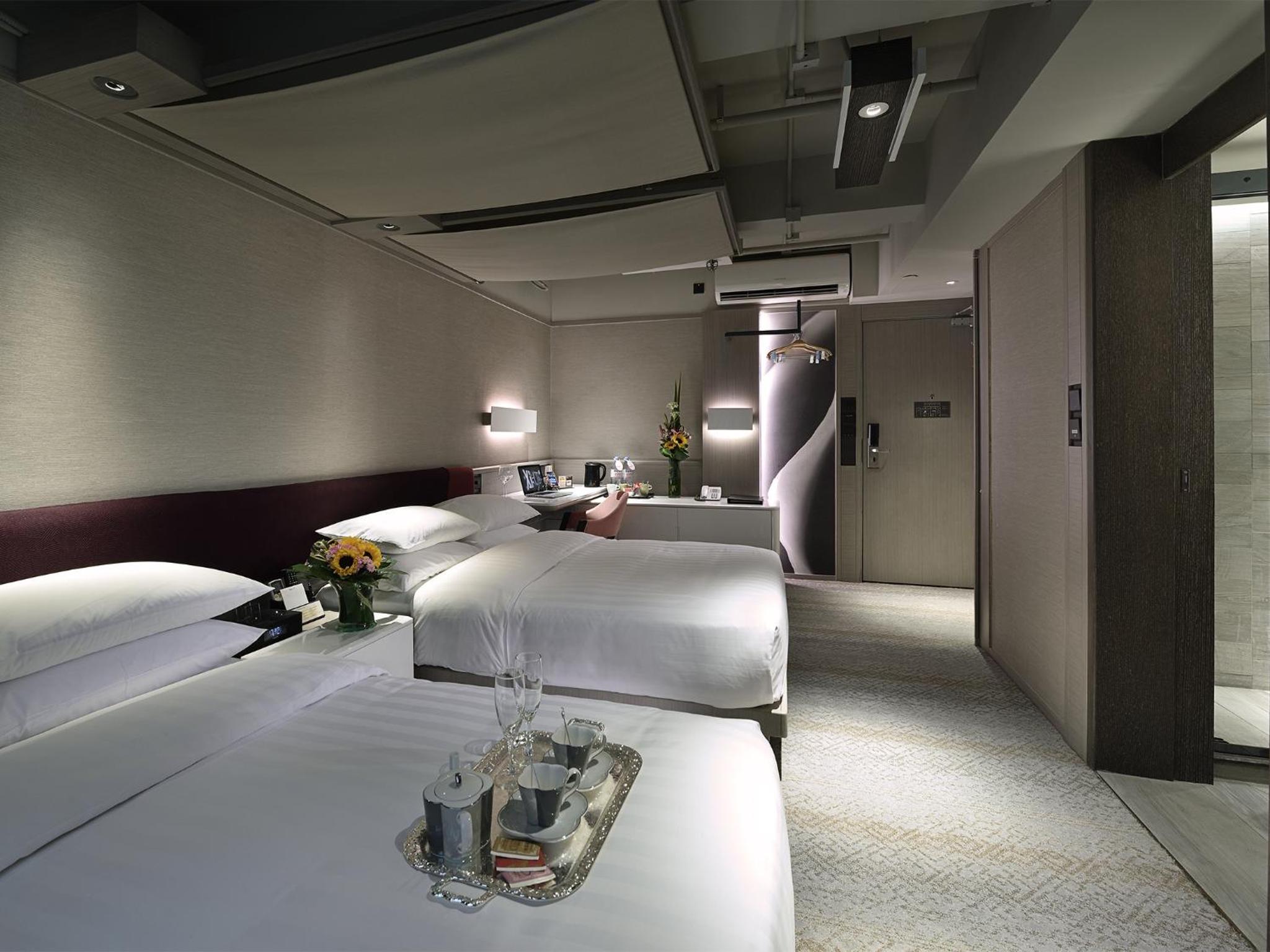 Xi Hotel
