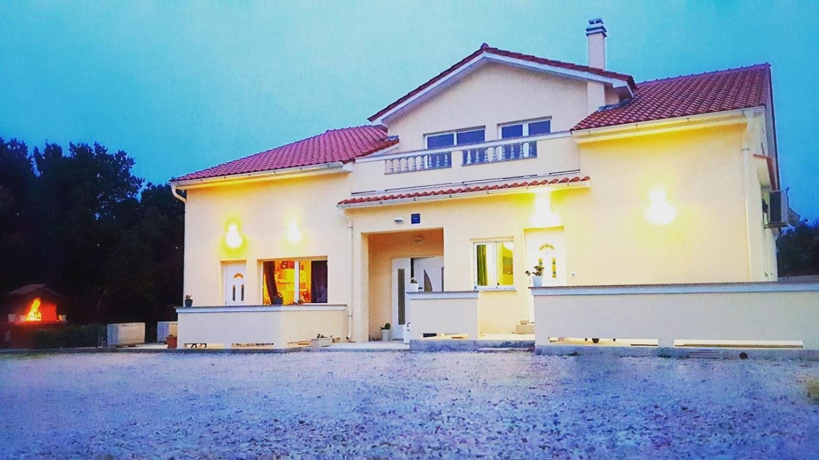 Hotel Apartmani "Sandro" Gonar - Image 1