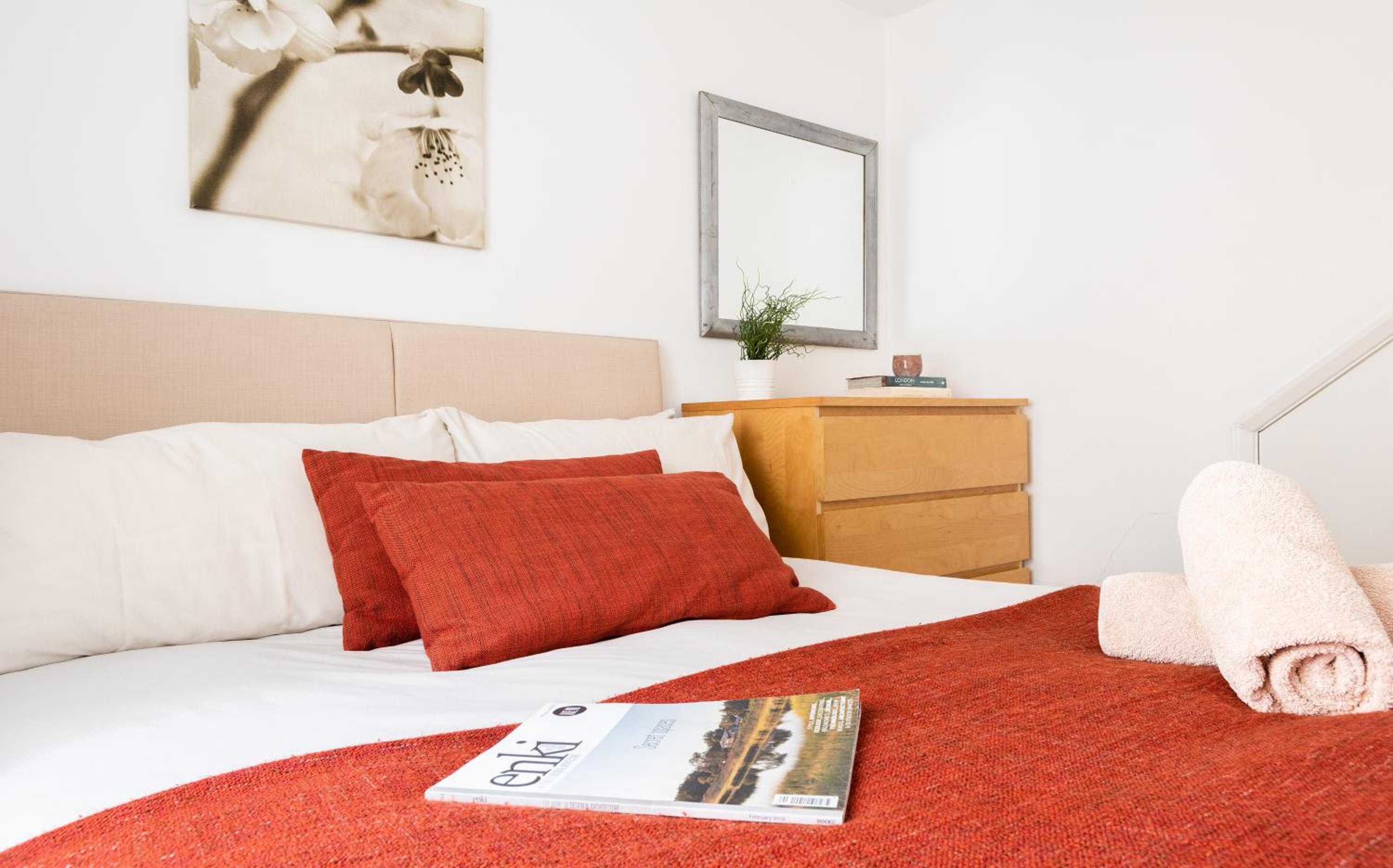Classic Two-Bedroom Apartment Pimlico