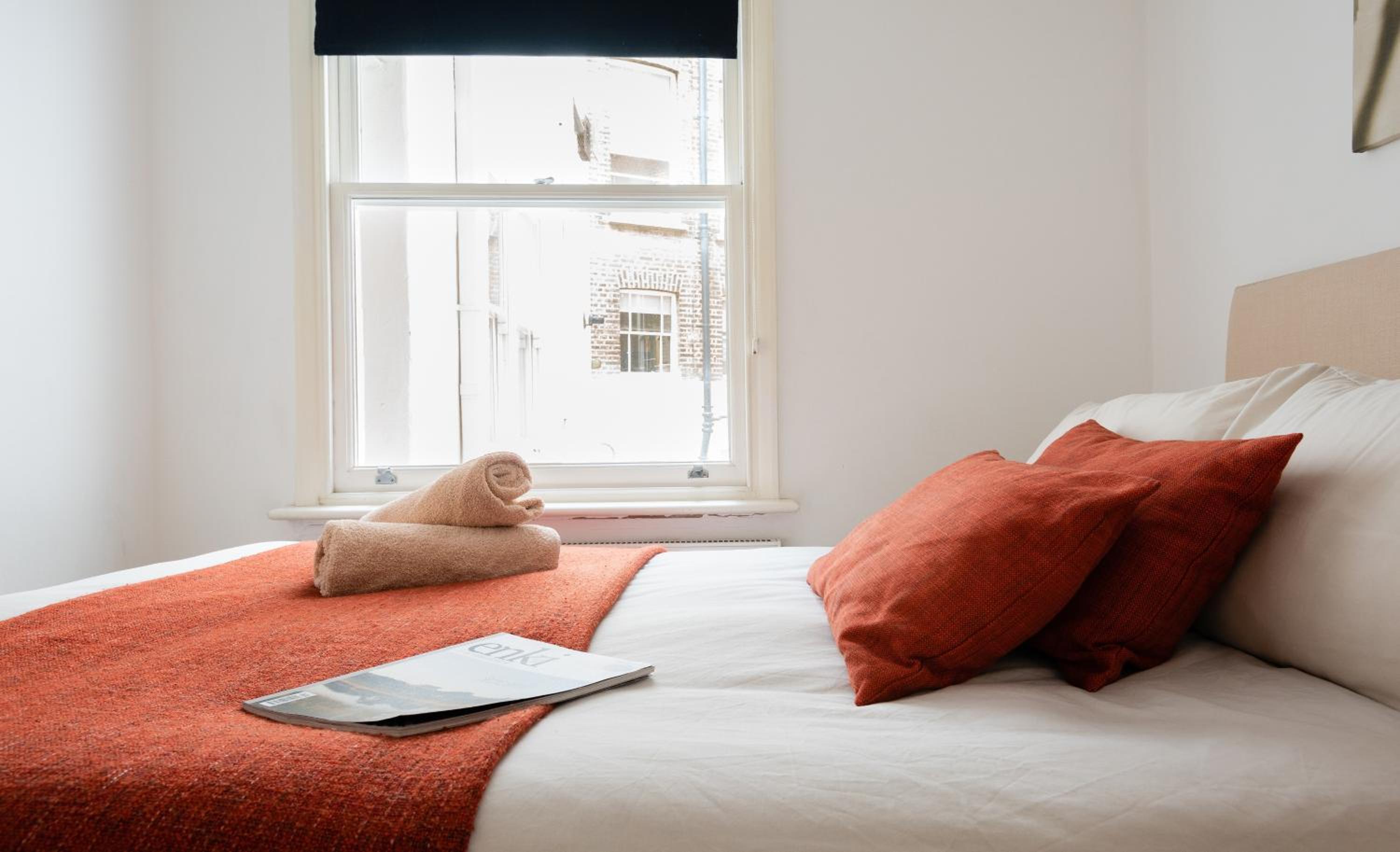 Classic Two-Bedroom Apartment Pimlico