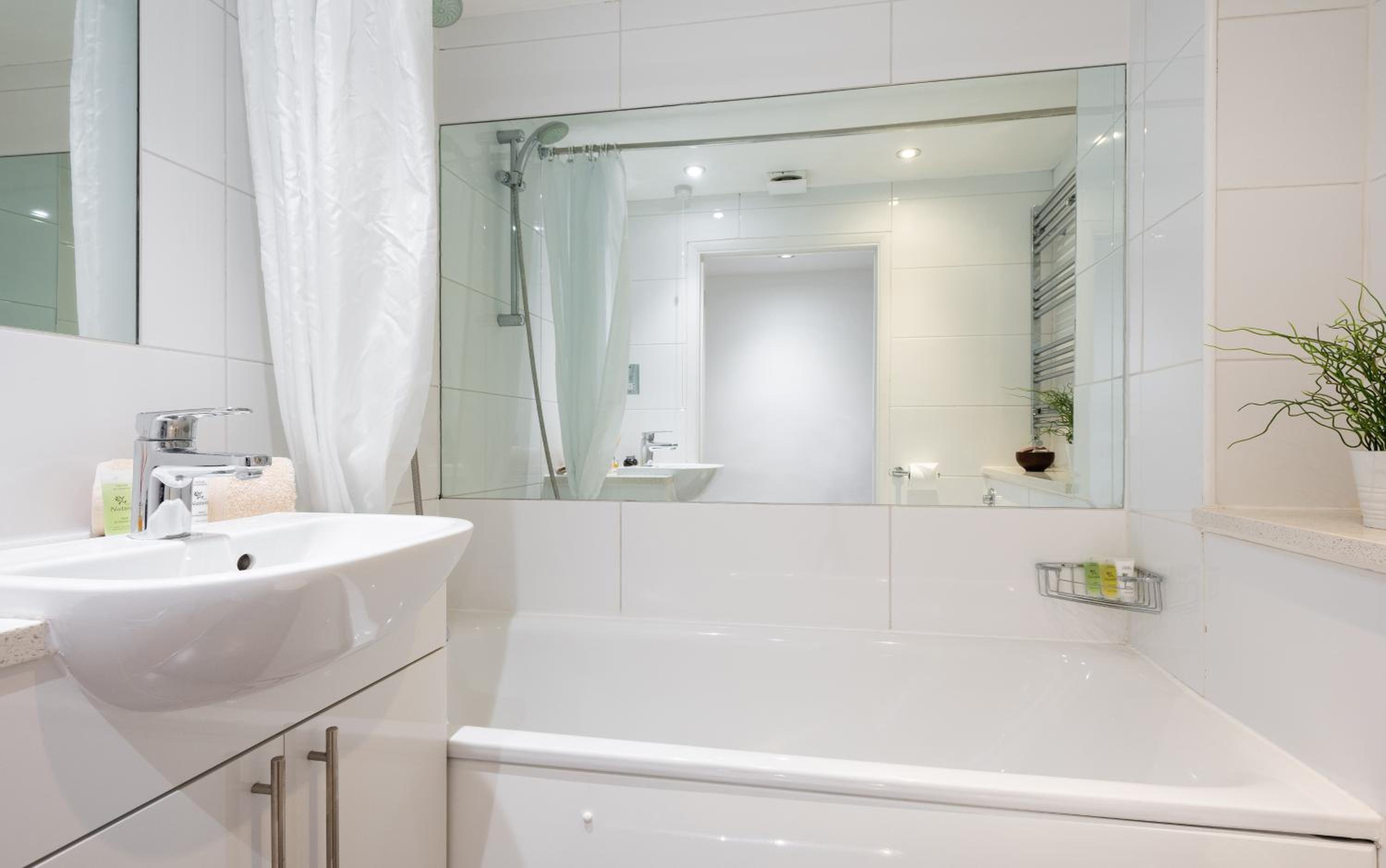 Classic Two-Bedroom Apartment Pimlico