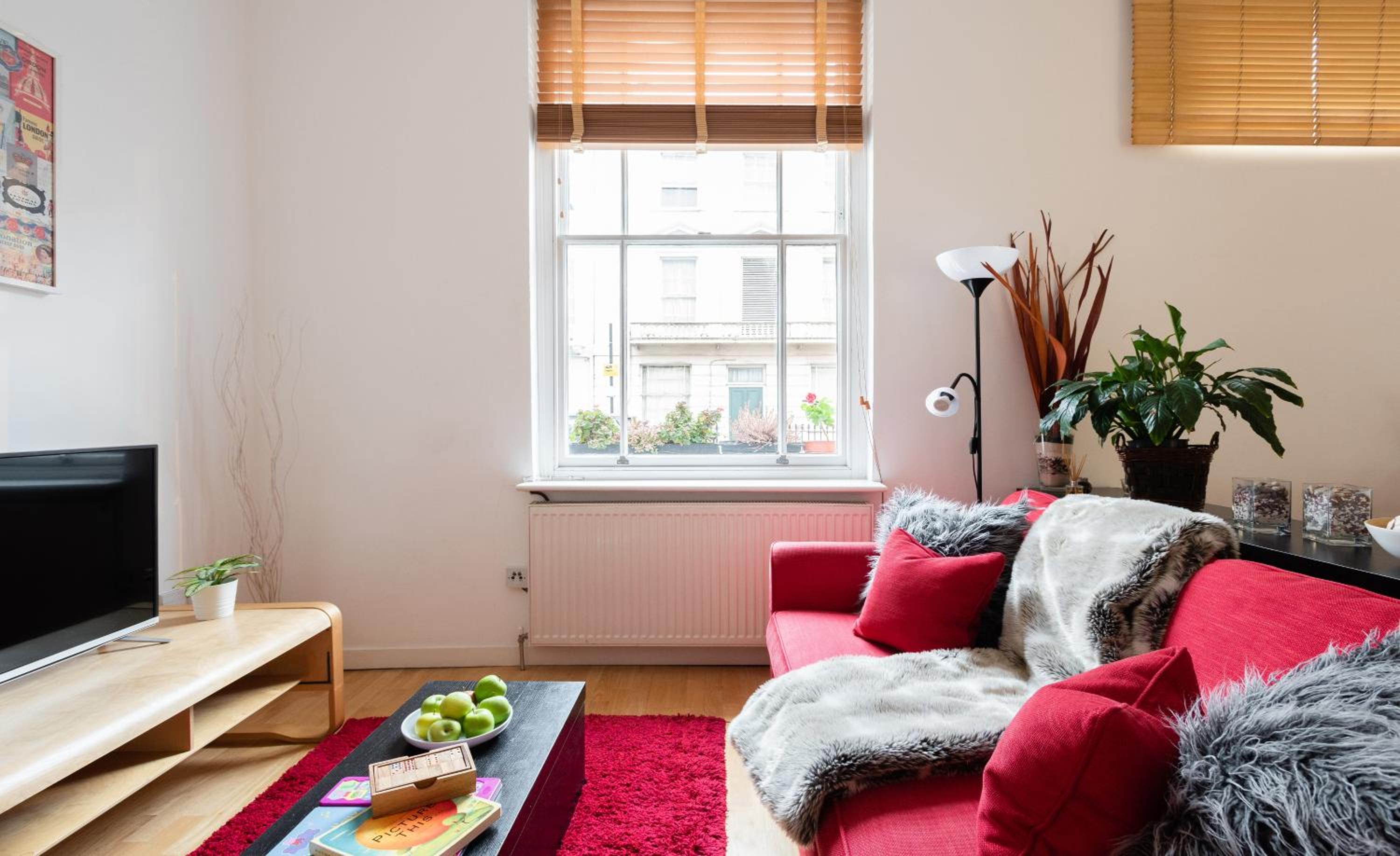 Classic Two-Bedroom Apartment Pimlico