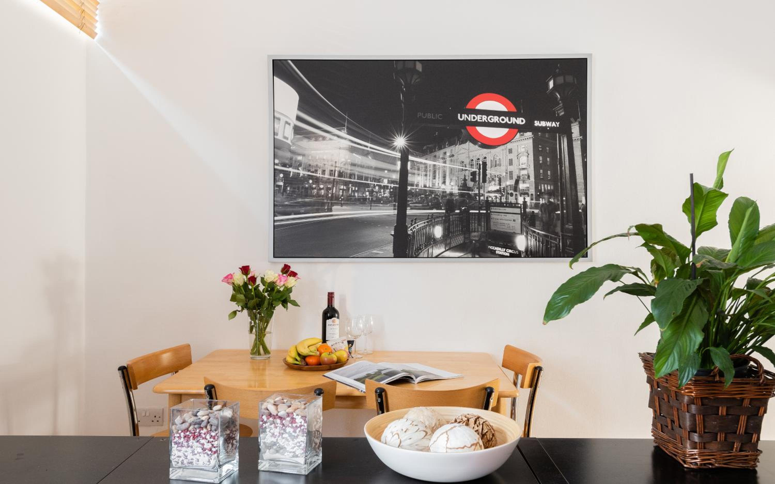 Classic Two-Bedroom Apartment Pimlico