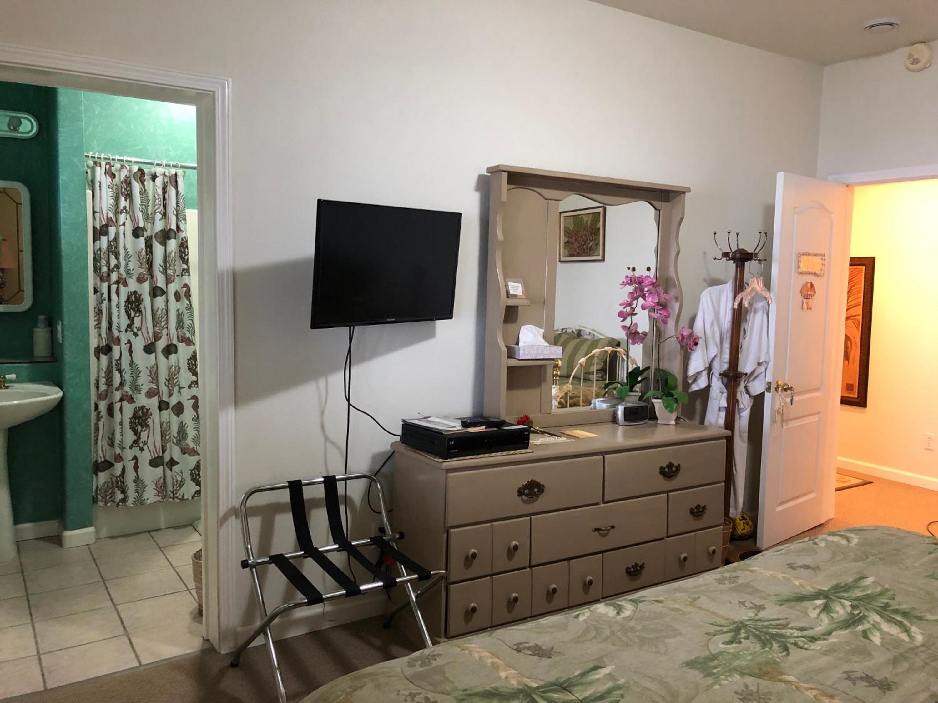 Aloha Alaska Vacation Rentals view 4
