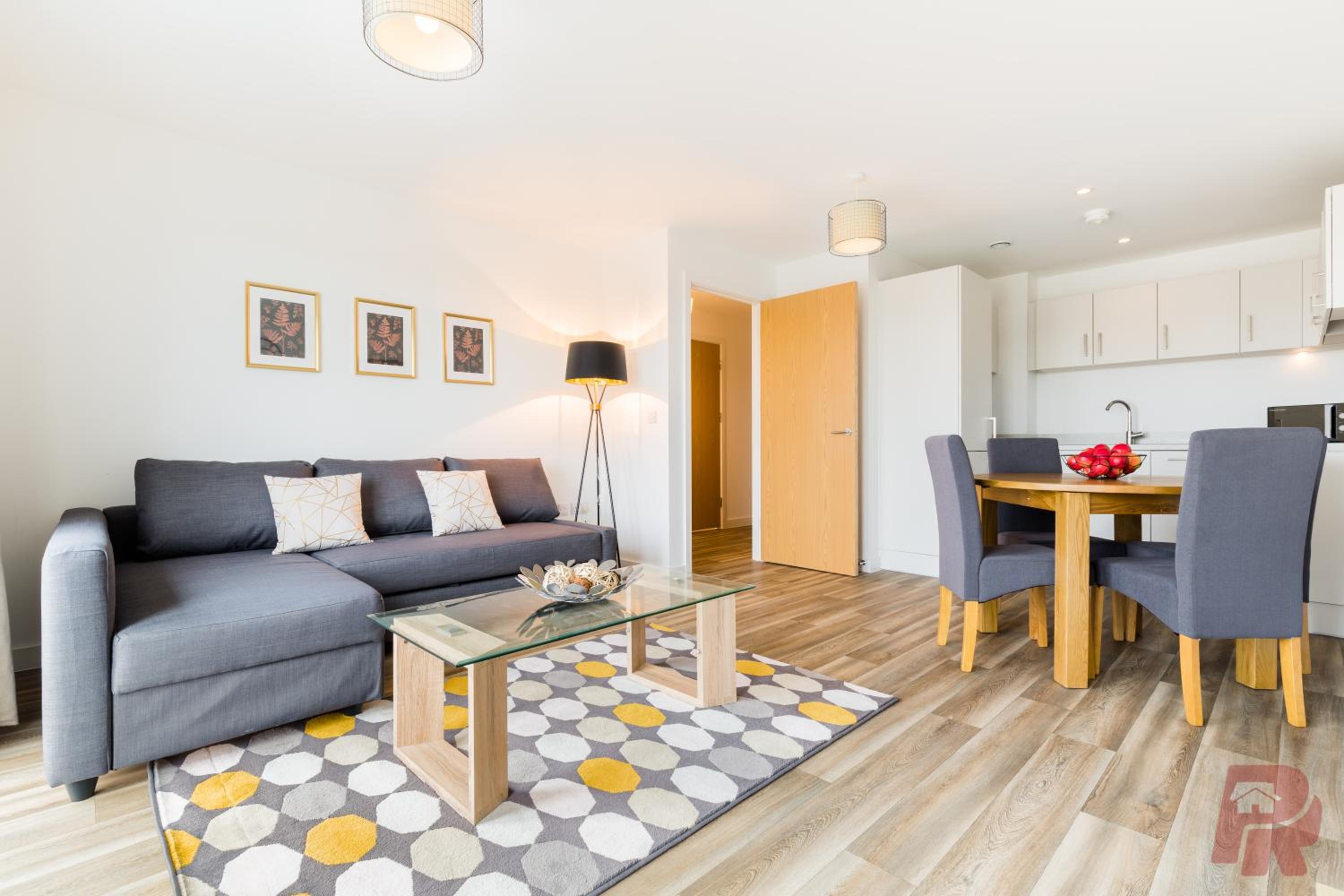 Modern Birmingham City Apartments Secure Gated Parking view 2