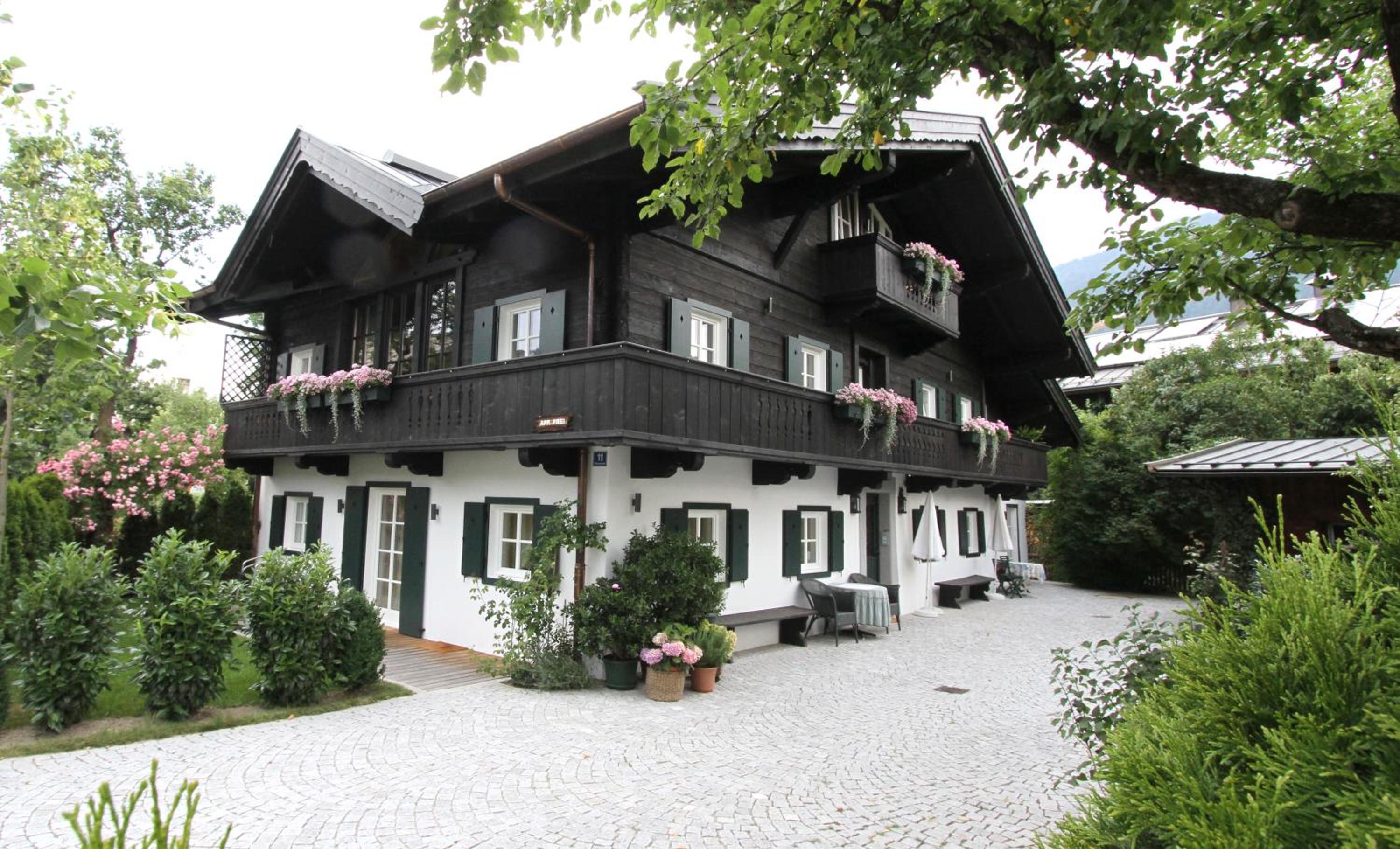 Weberhaus - Adults Only