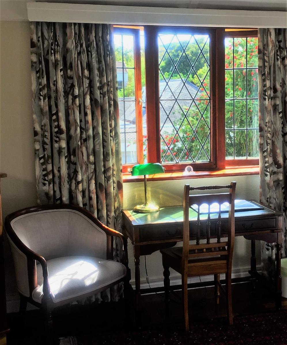 Knightsbury Guest House