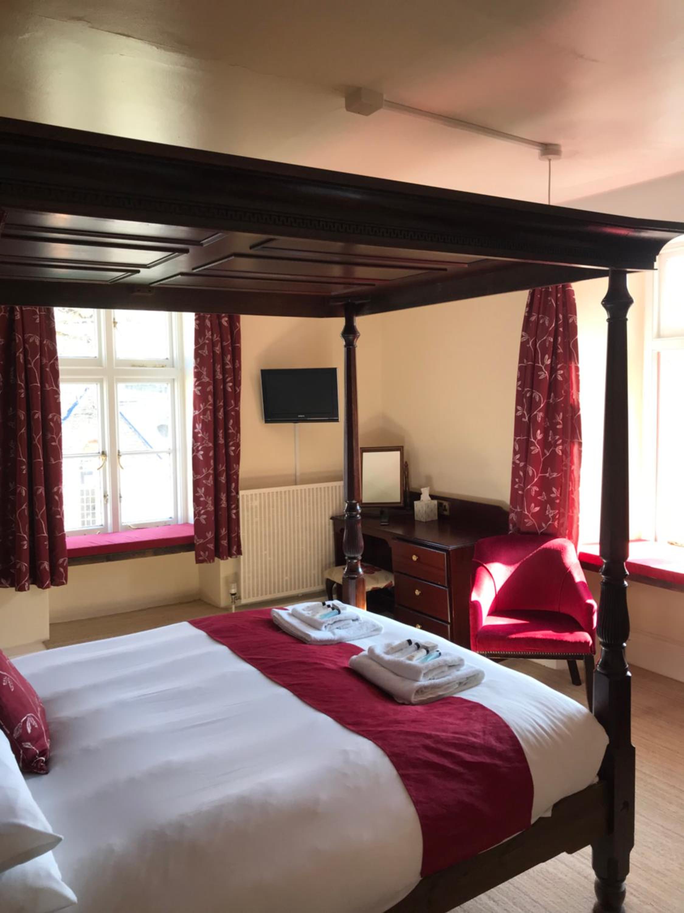 Lynton Vacations - The Crown Hotel - Property Image 3