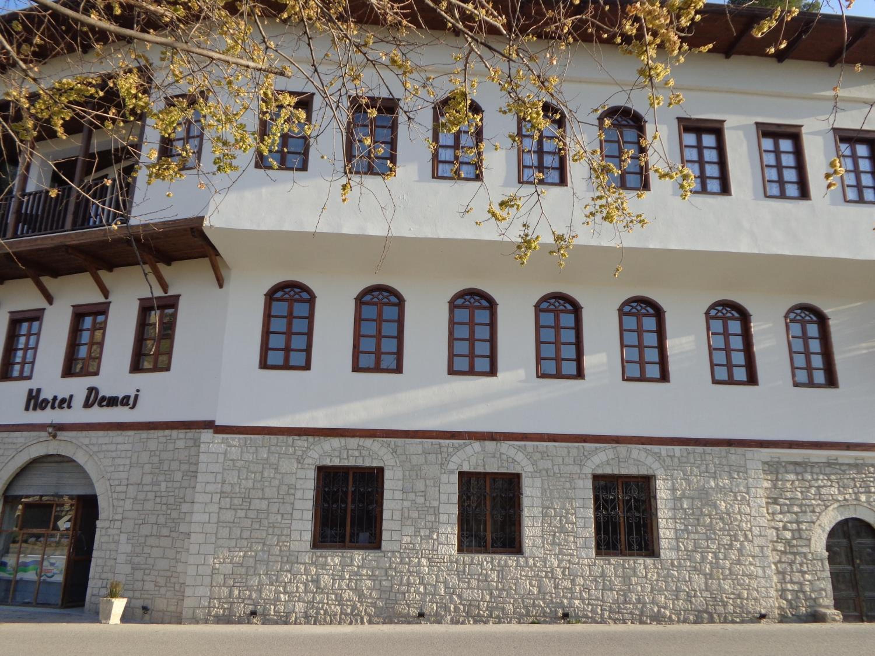 Hotel Demaj
