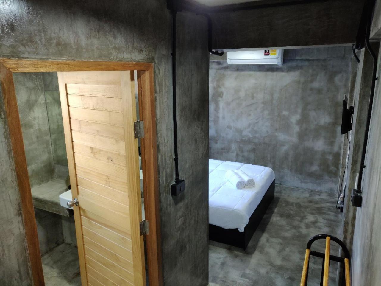Photo 41