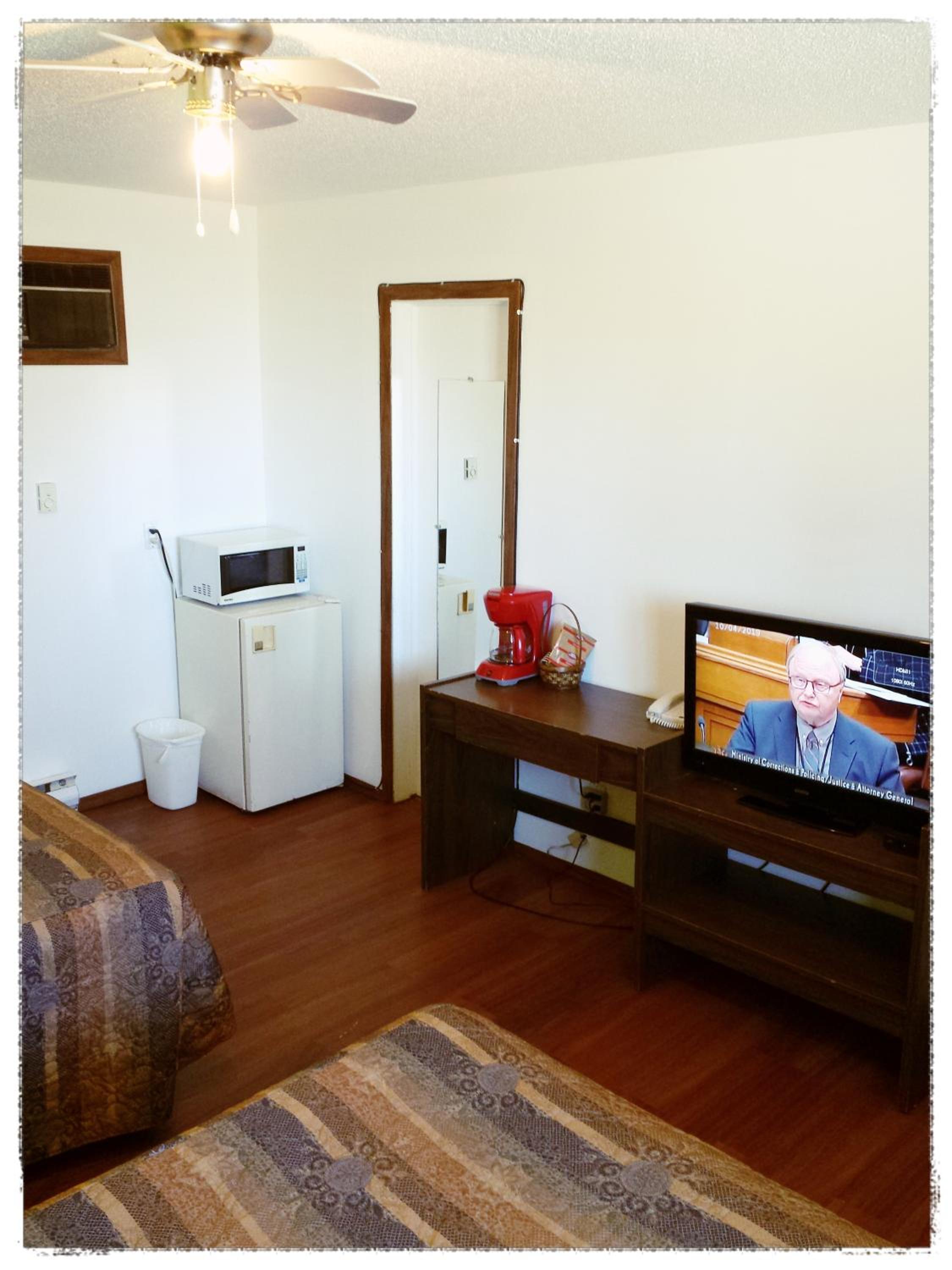 Moosomin Motel
